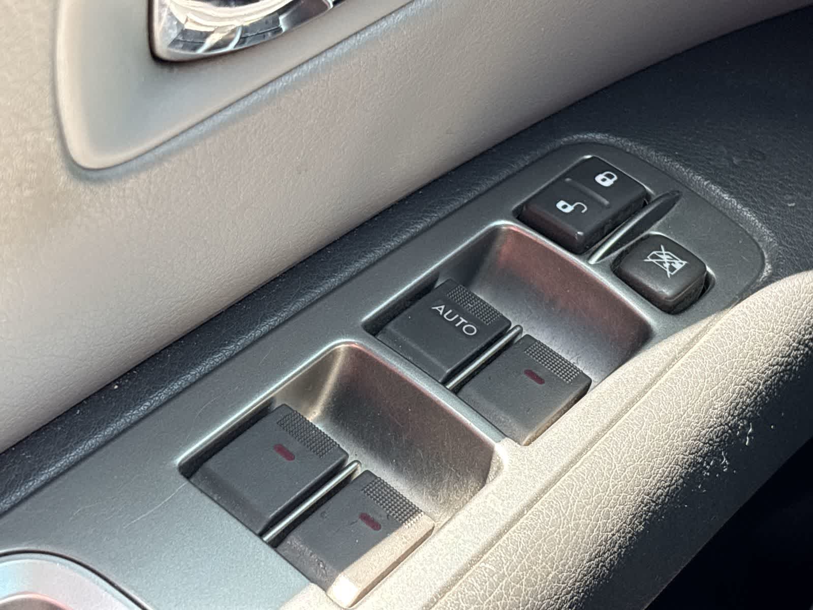 Thumbnail: 2008 Subaru Tribeca - 21