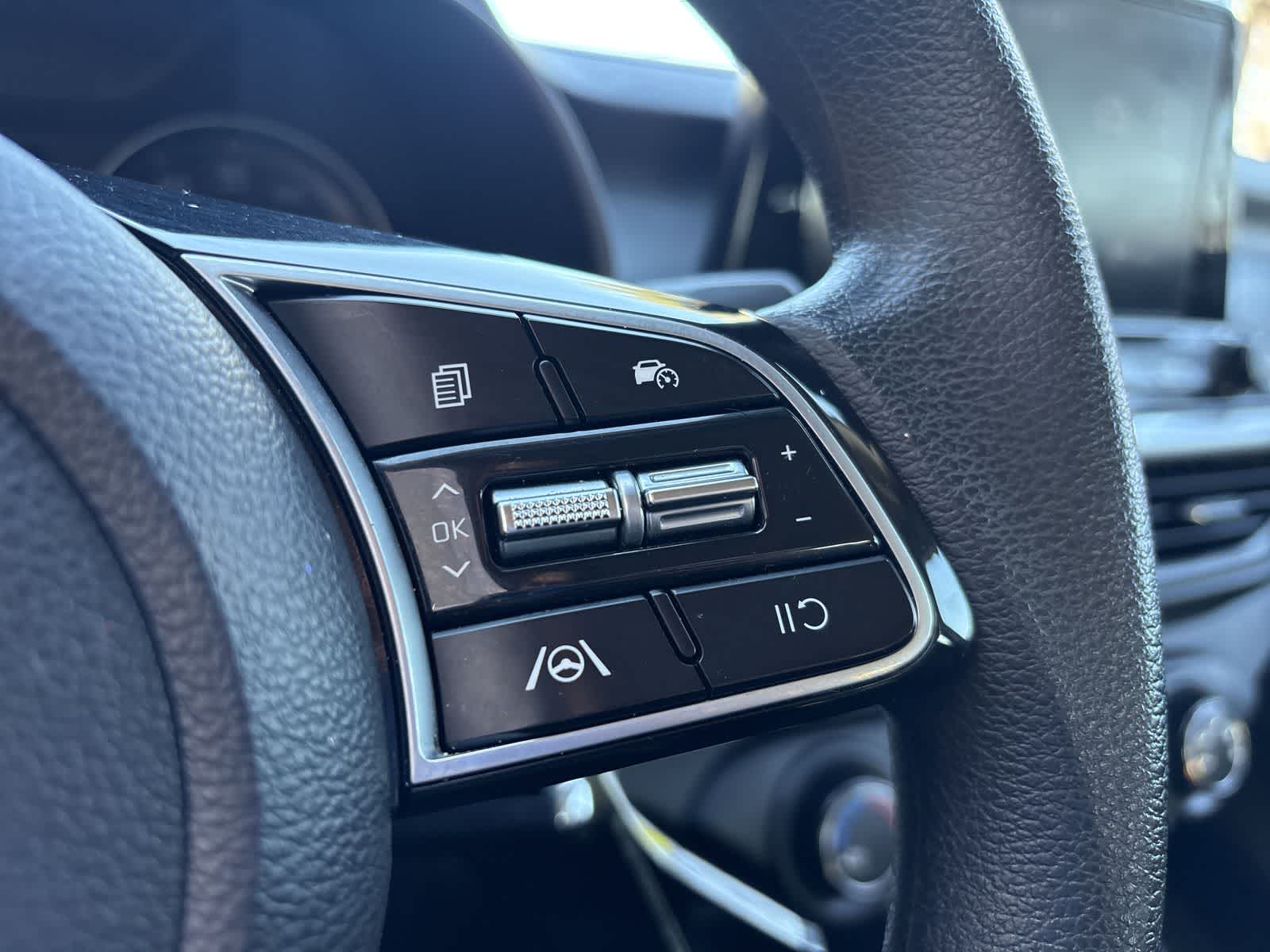 Thumbnail: 2023 Kia Forte - 28