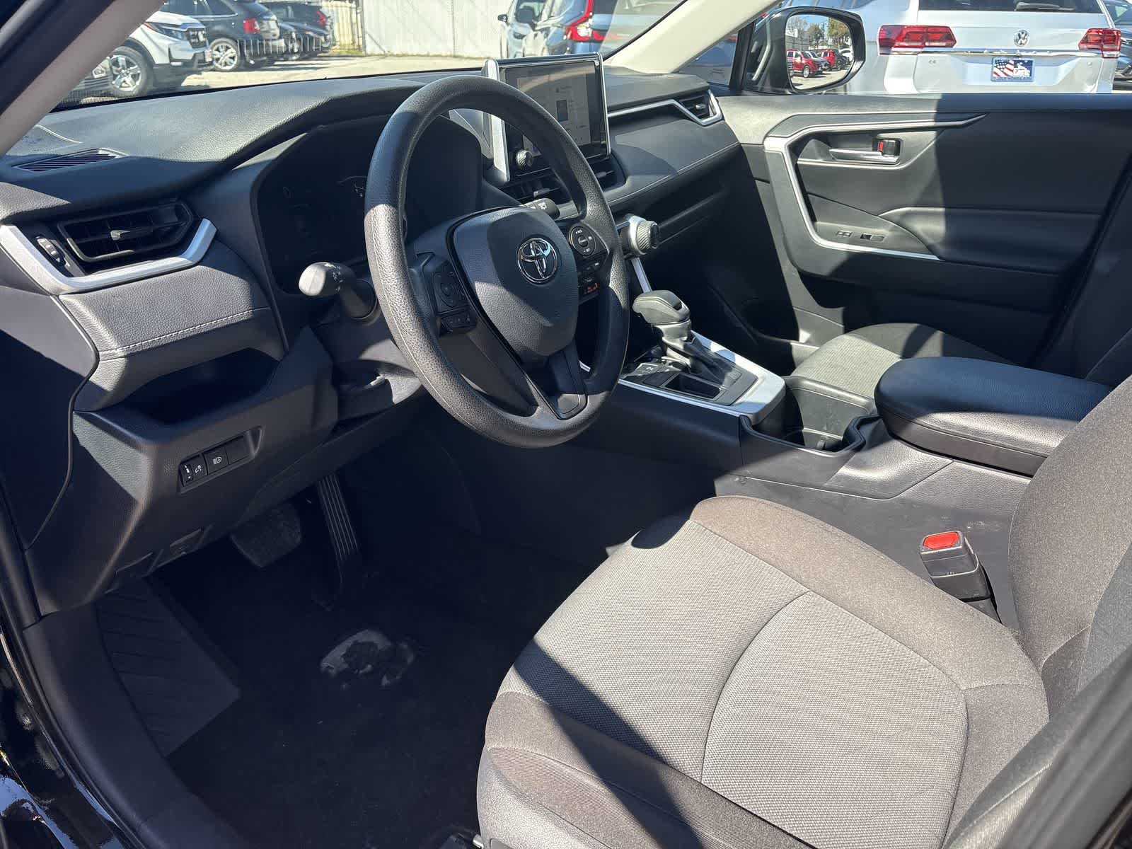 Thumbnail: 2025 Toyota RAV4 - 10