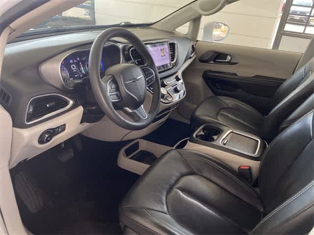 Used 2022 Chrysler Pacifica Touring L with VIN 2C4RC1BG1NR154633 for sale in Dallas, TX