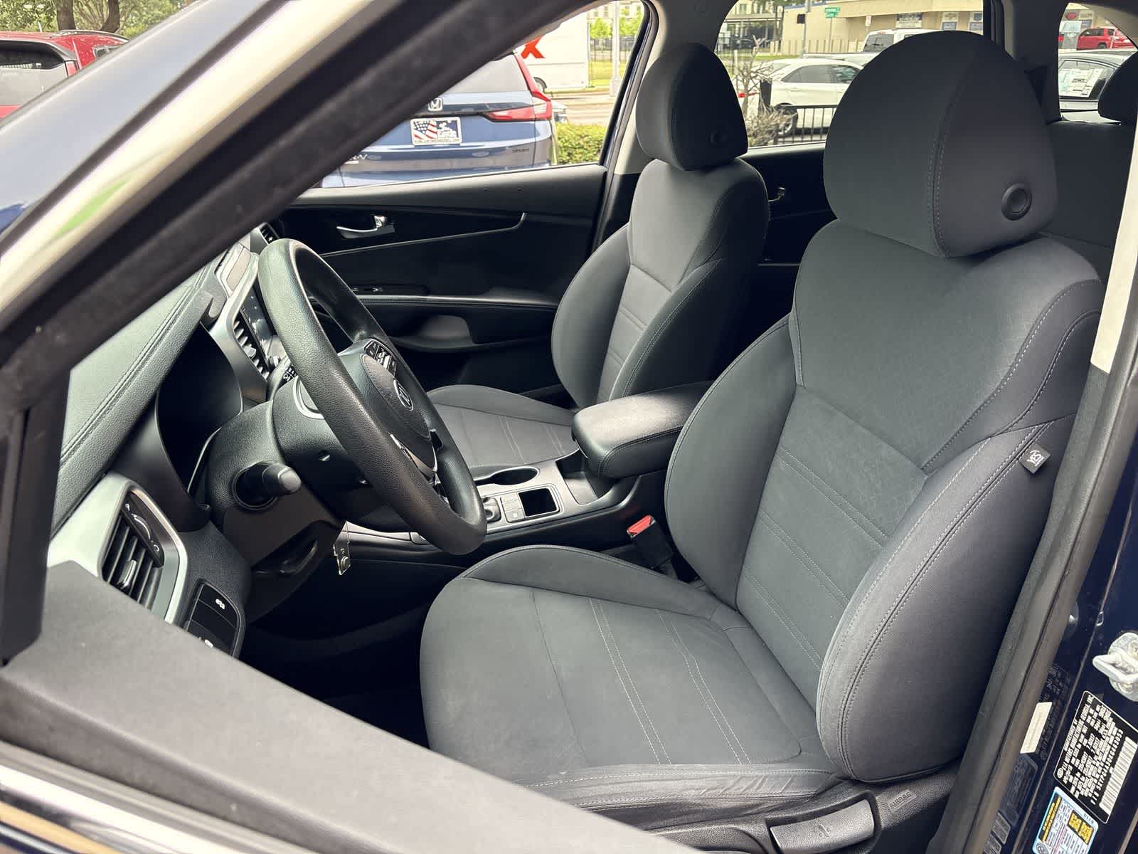 Thumbnail: 2019 Kia Sorento - 10