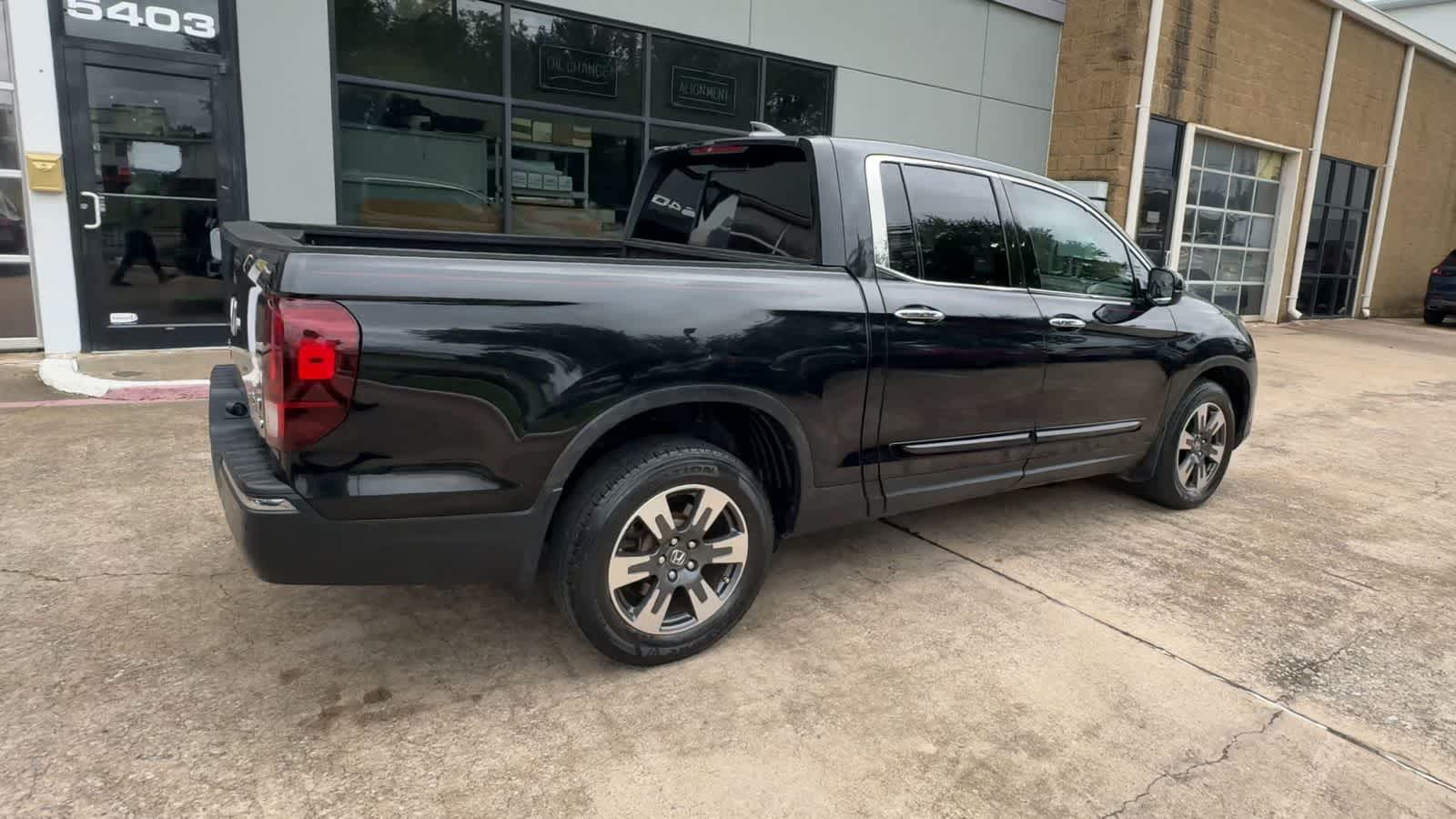 Thumbnail: 2017 Honda Ridgeline - 8