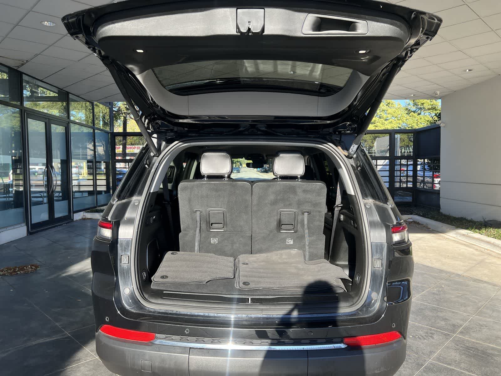 Thumbnail: 2022 Jeep Grand Cherokee - 18