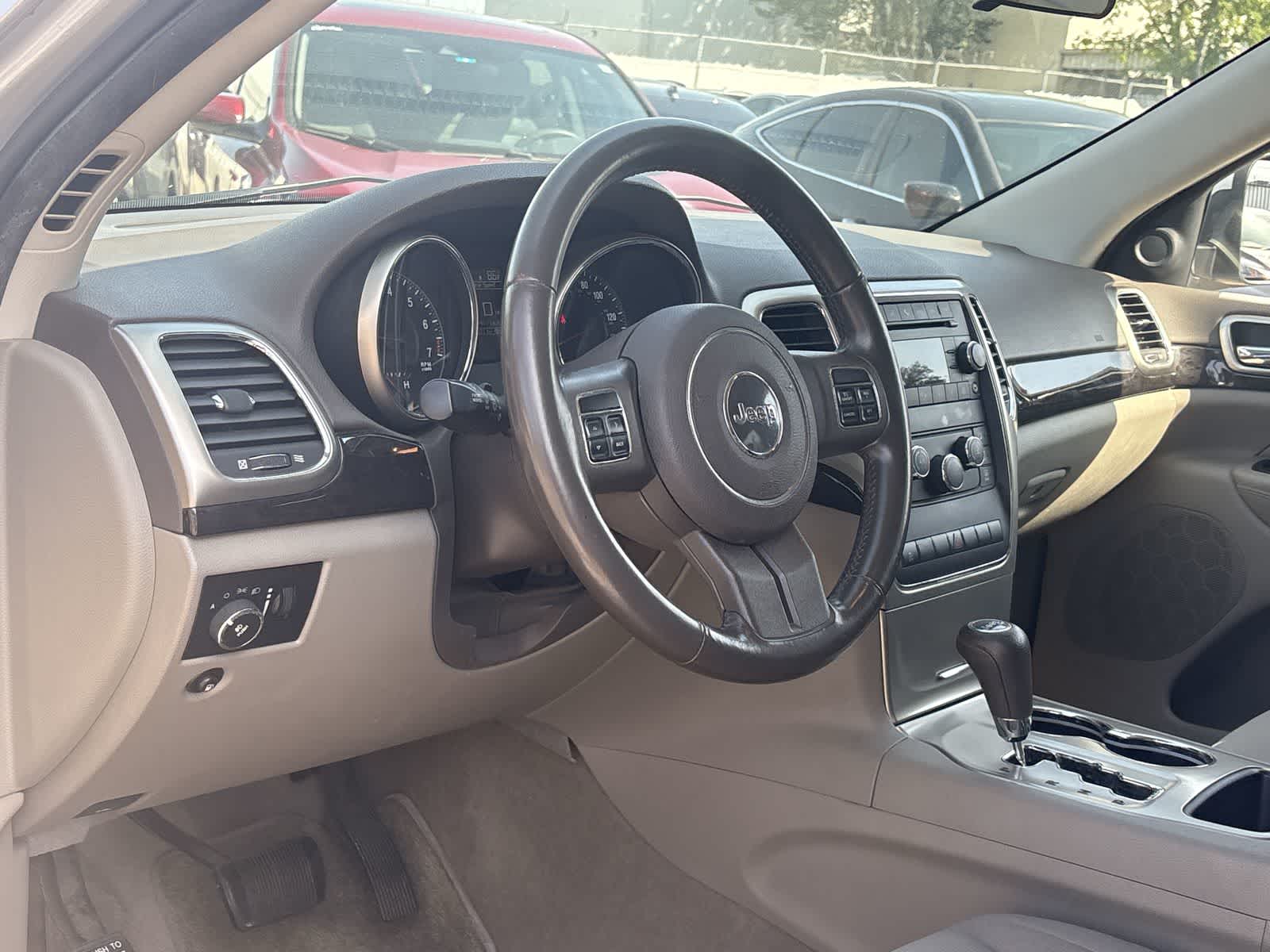 Thumbnail: 2011 Jeep Grand Cherokee - 2