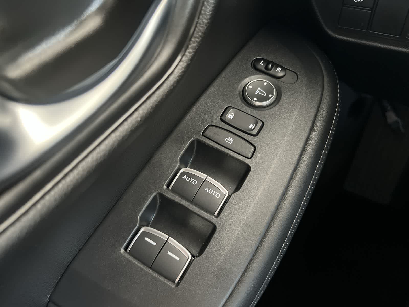 Thumbnail: 2025 Honda HR-V - 27