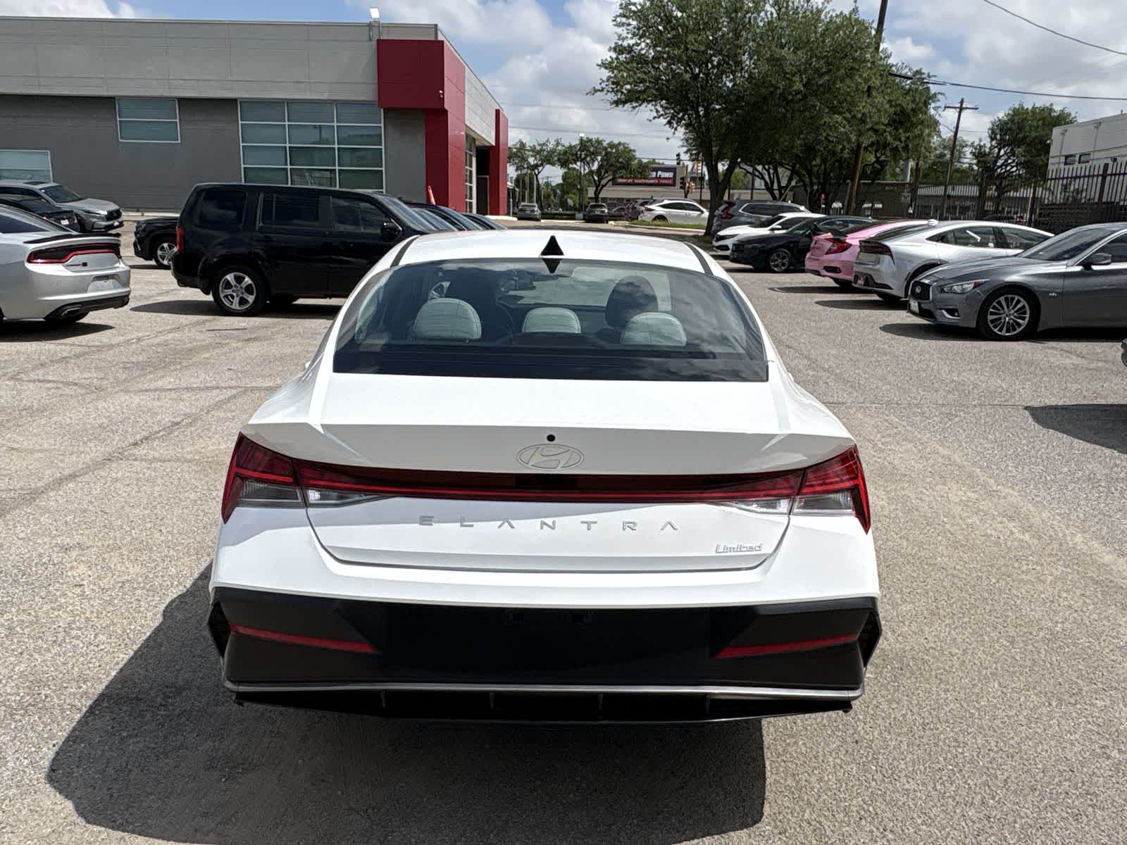 Thumbnail: 2025 Hyundai Elantra - 5