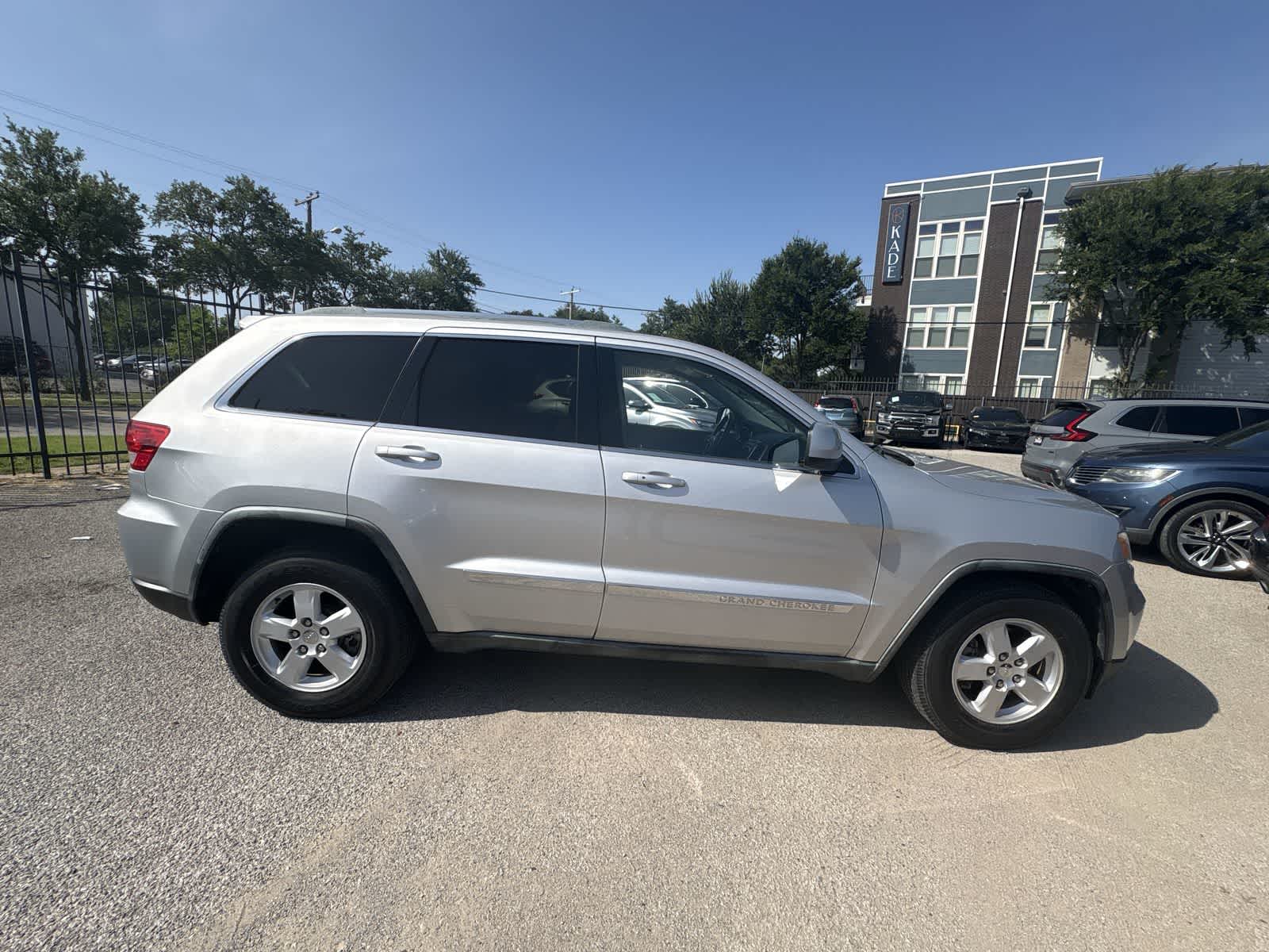 Thumbnail: 2011 Jeep Grand Cherokee - 7