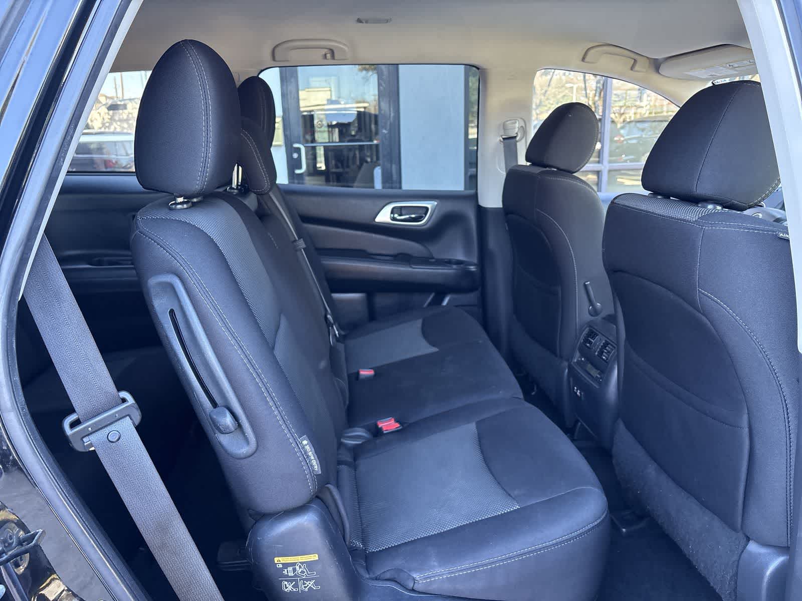 Thumbnail: 2020 Nissan Pathfinder - 12