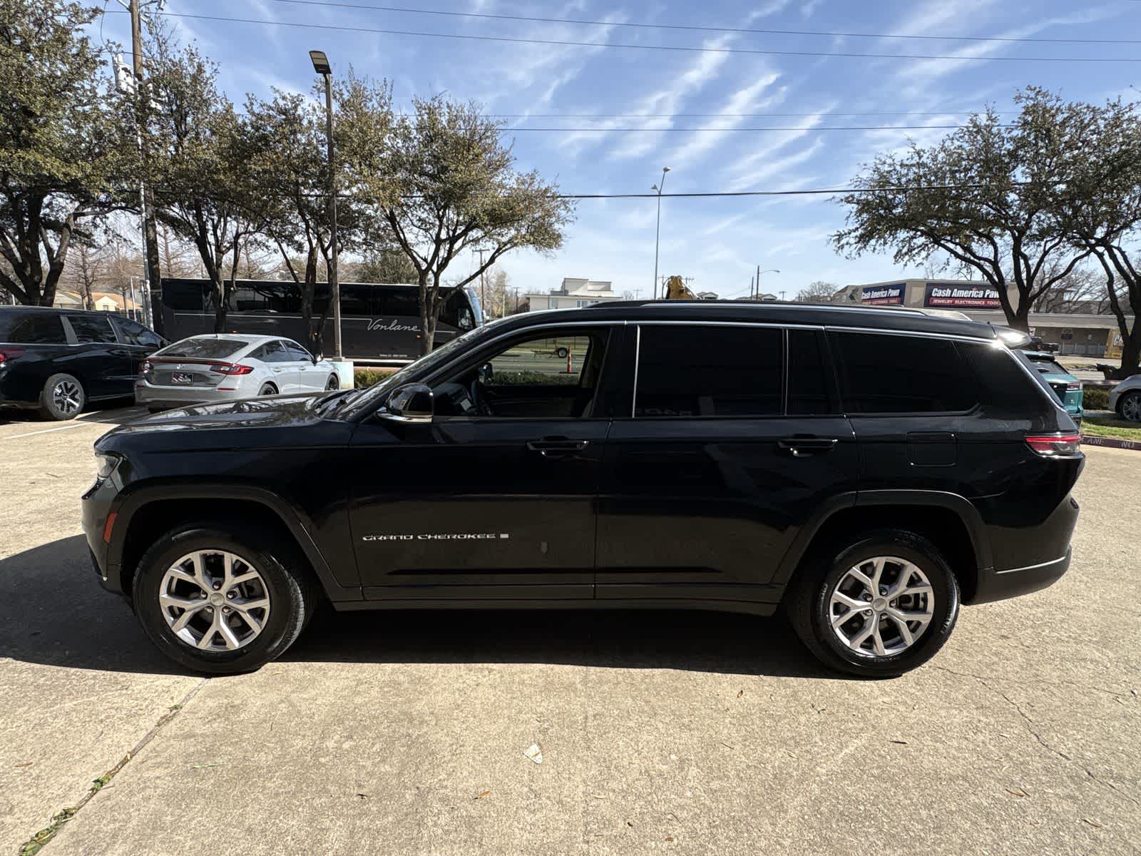 Thumbnail: 2022 Jeep Grand Cherokee - 11