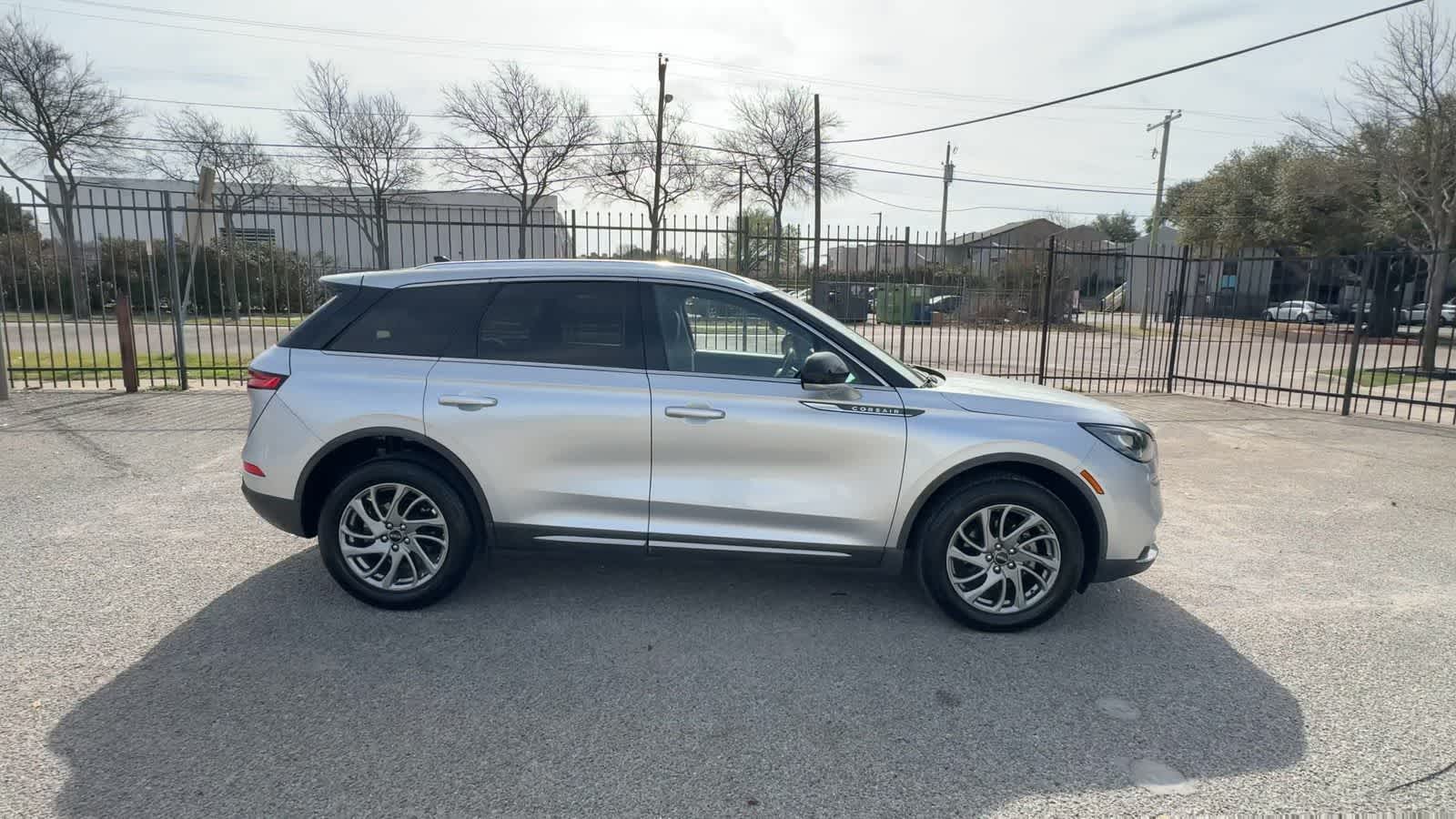 Thumbnail: 2020 Lincoln Corsair - 9