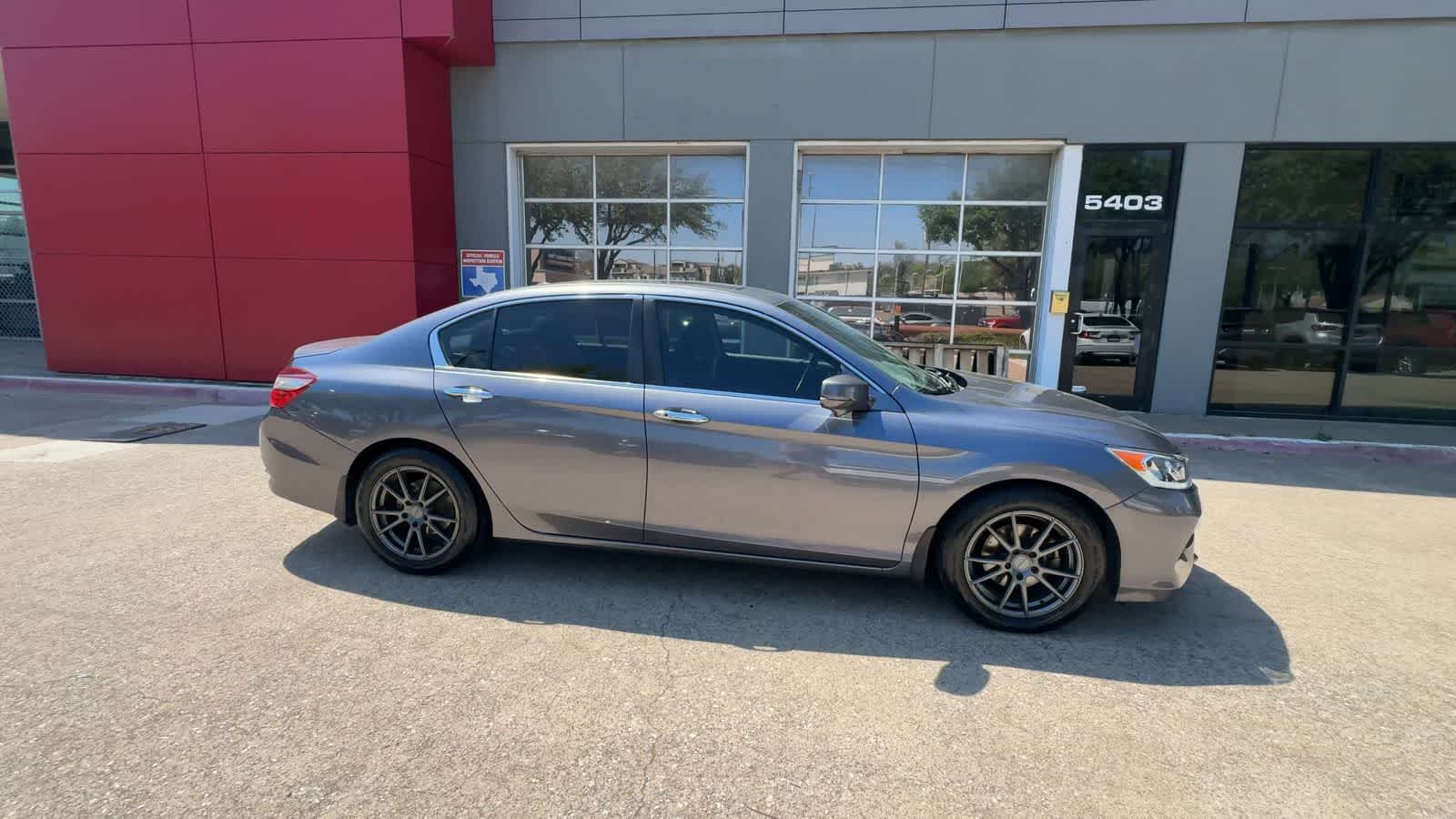 Thumbnail: 2016 Honda Accord - 10