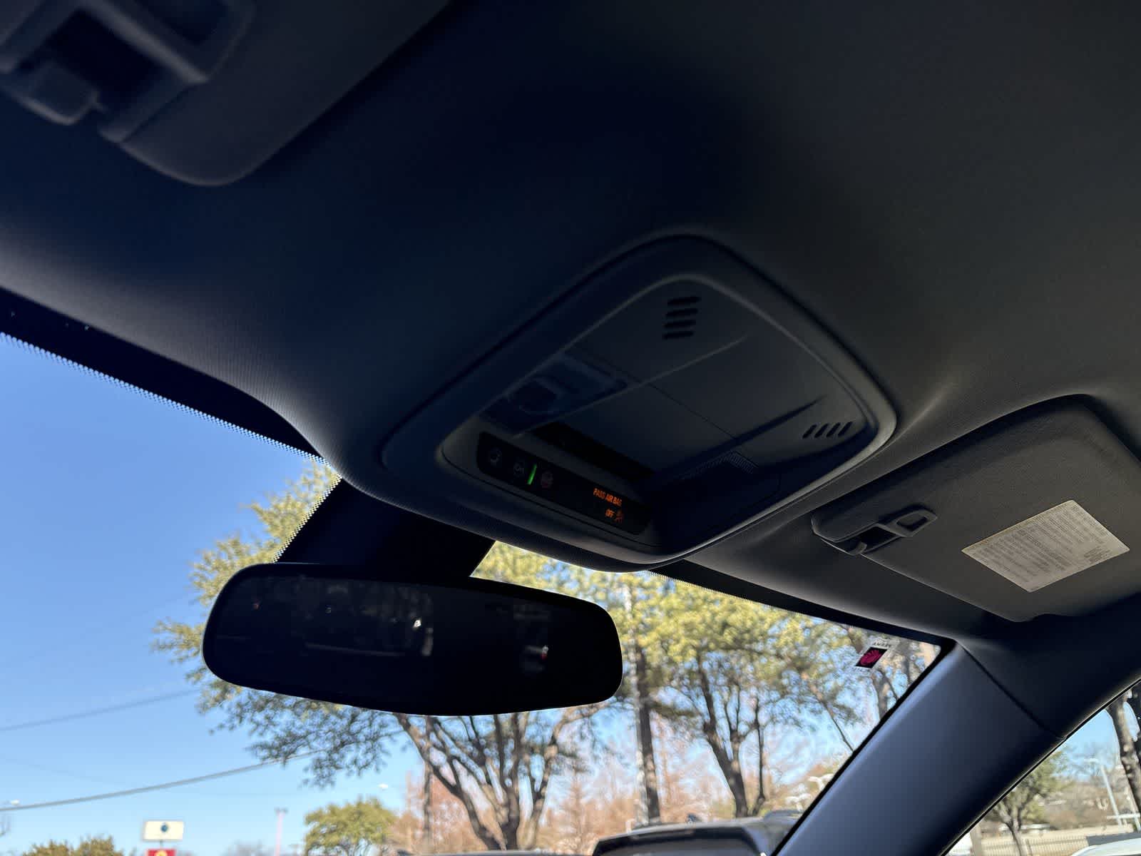 Thumbnail: 2021 Chevrolet Traverse - 32