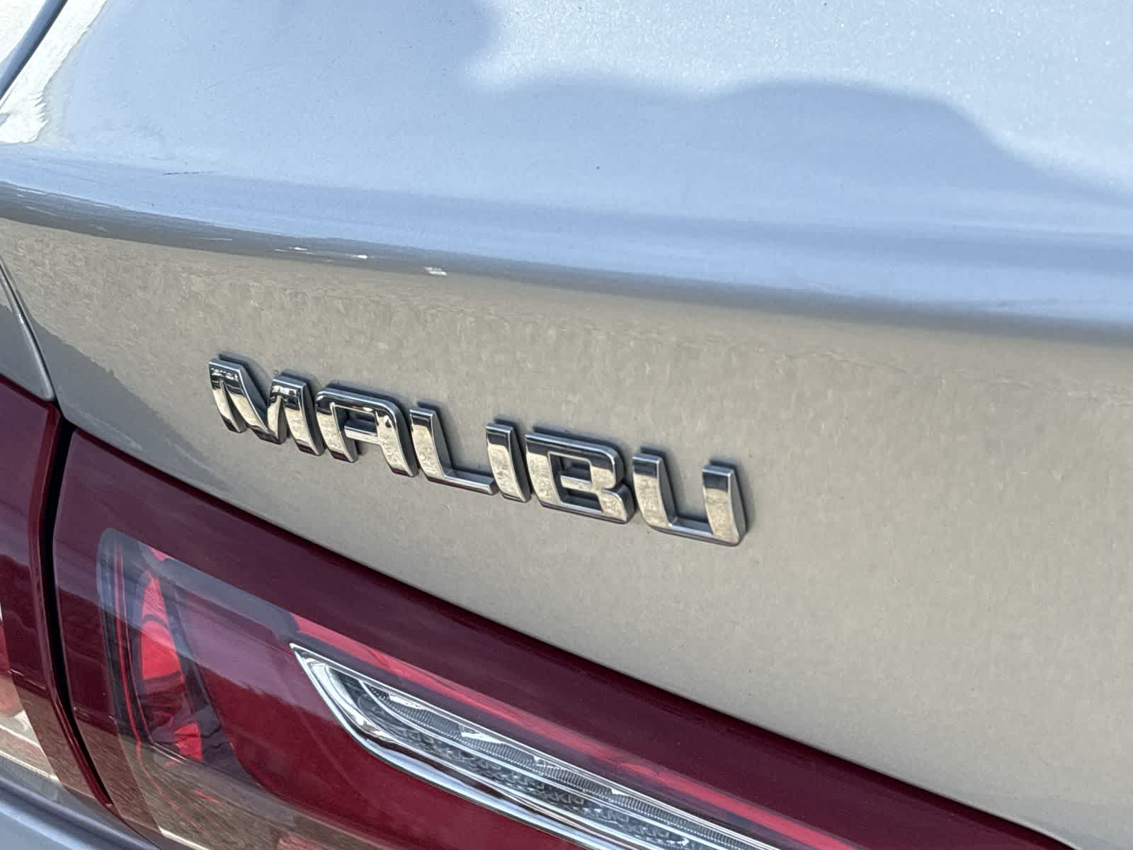 Thumbnail: 2022 Chevrolet Malibu - 21