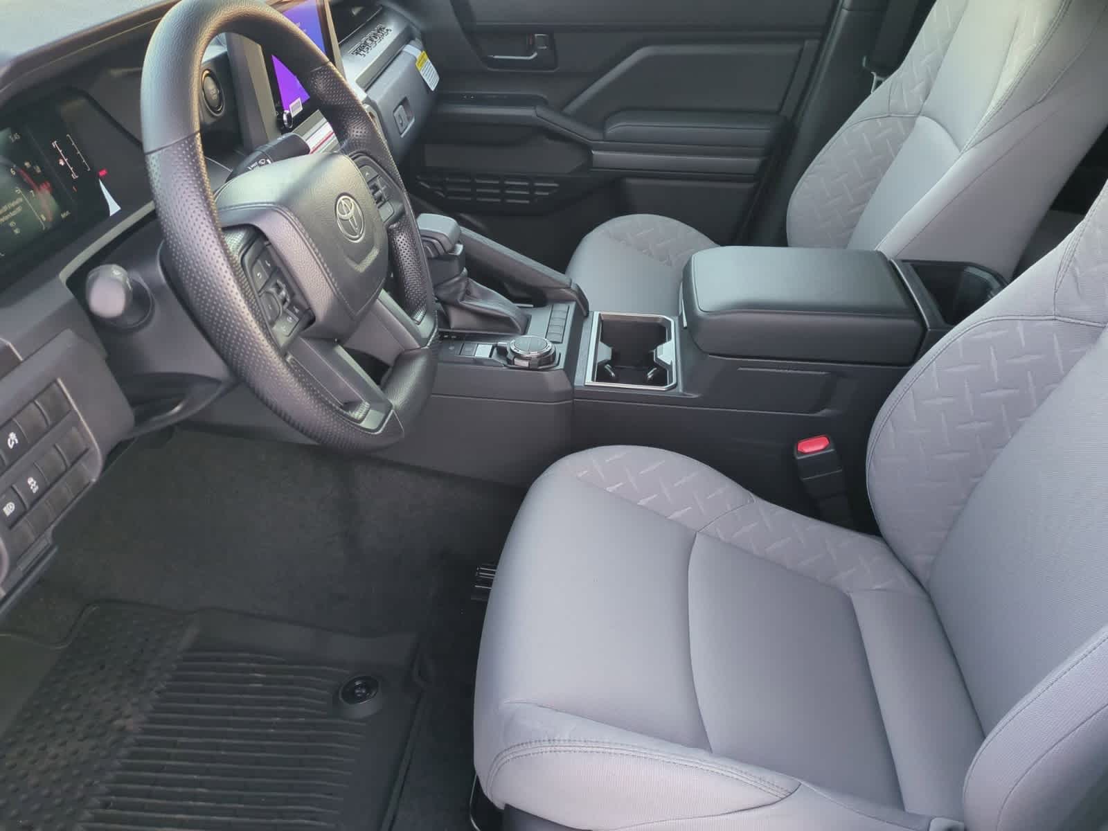 2025 Toyota Tacoma SR5 - Photo 13