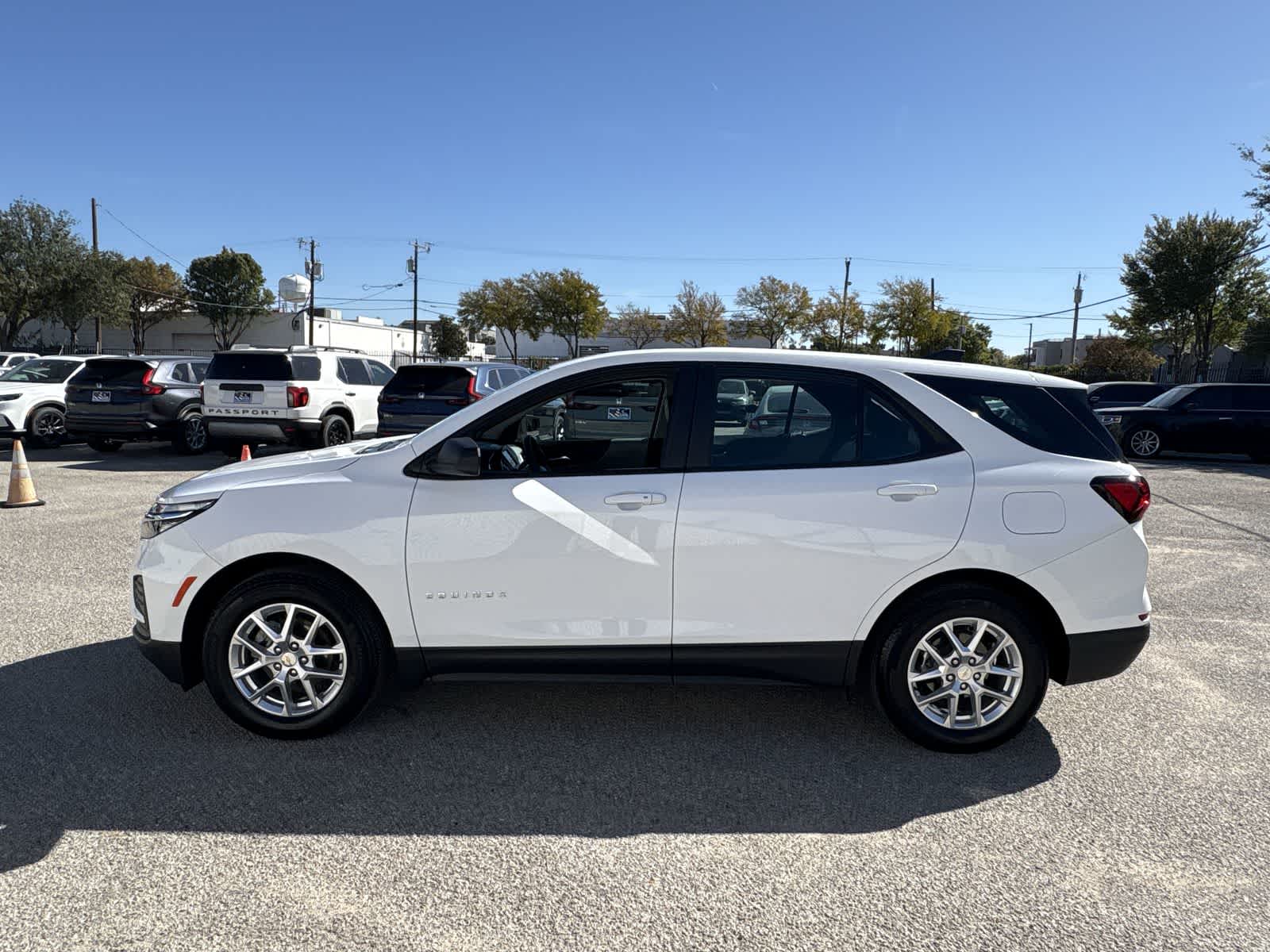 Thumbnail: 2023 Chevrolet Equinox - 3