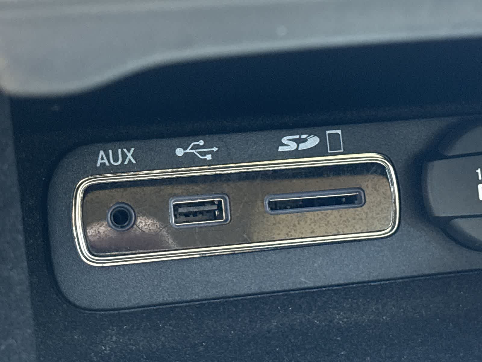 Thumbnail: 2015 Jeep Grand Cherokee - 35