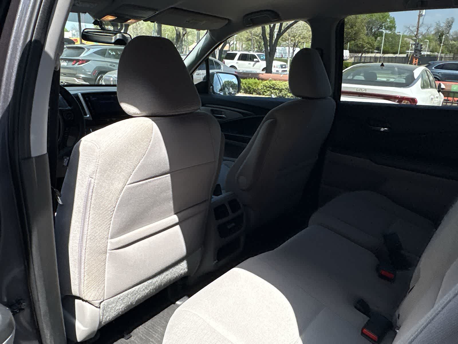 Thumbnail: 2016 Honda Pilot - 23