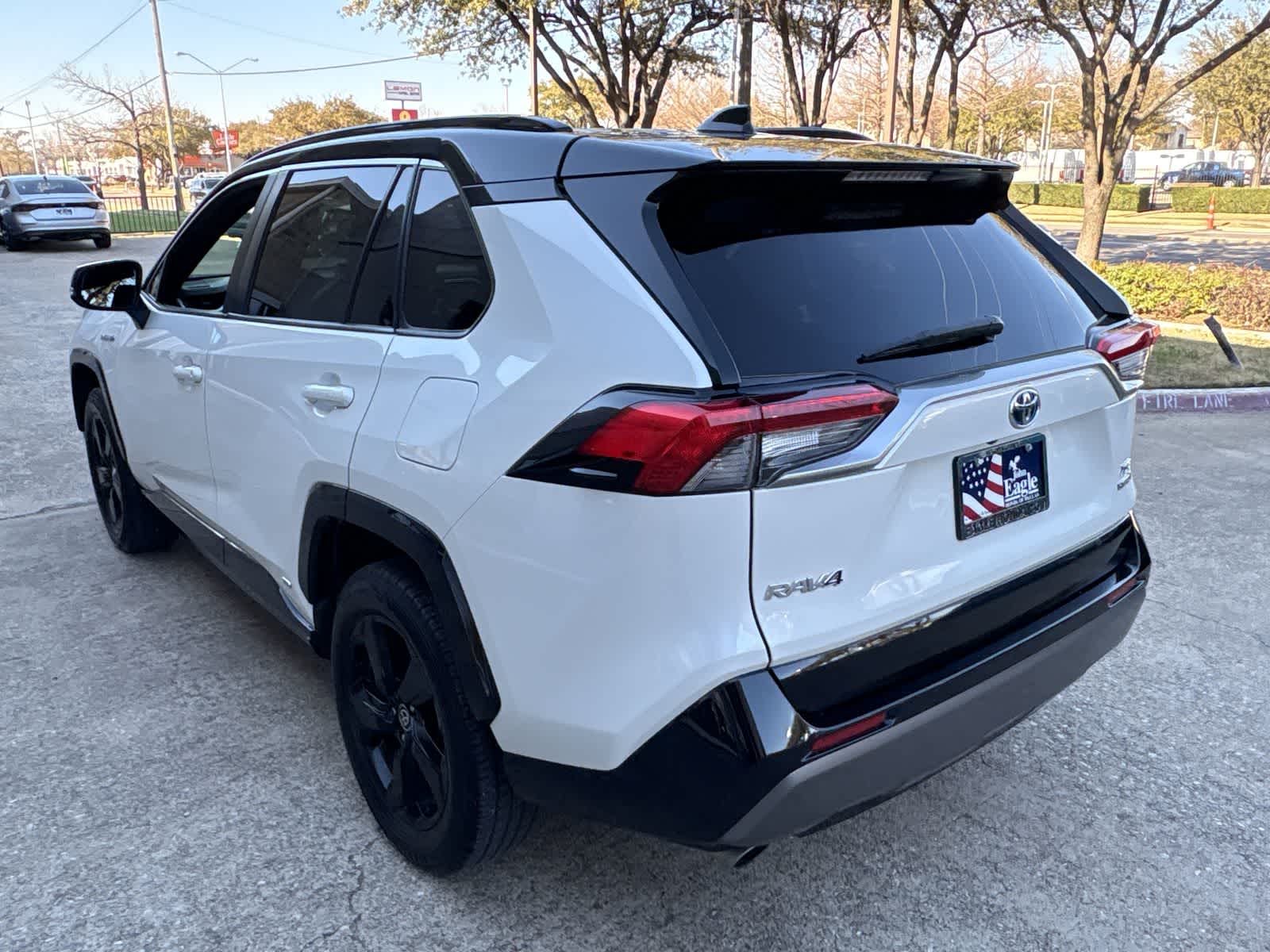 Thumbnail: 2020 Toyota RAV4 - 12