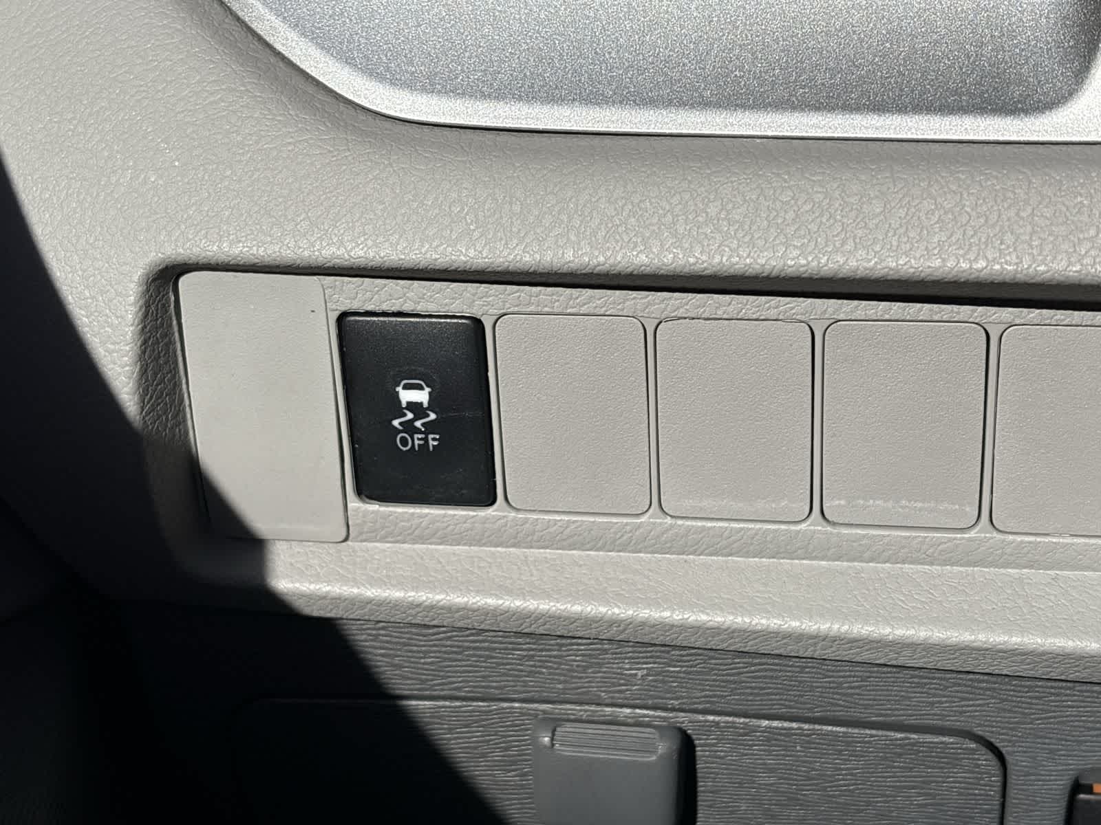 Thumbnail: 2015 Toyota Sienna - 31