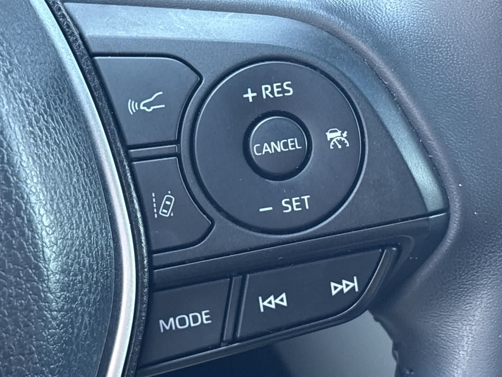 Thumbnail: 2023 Toyota Venza - 31