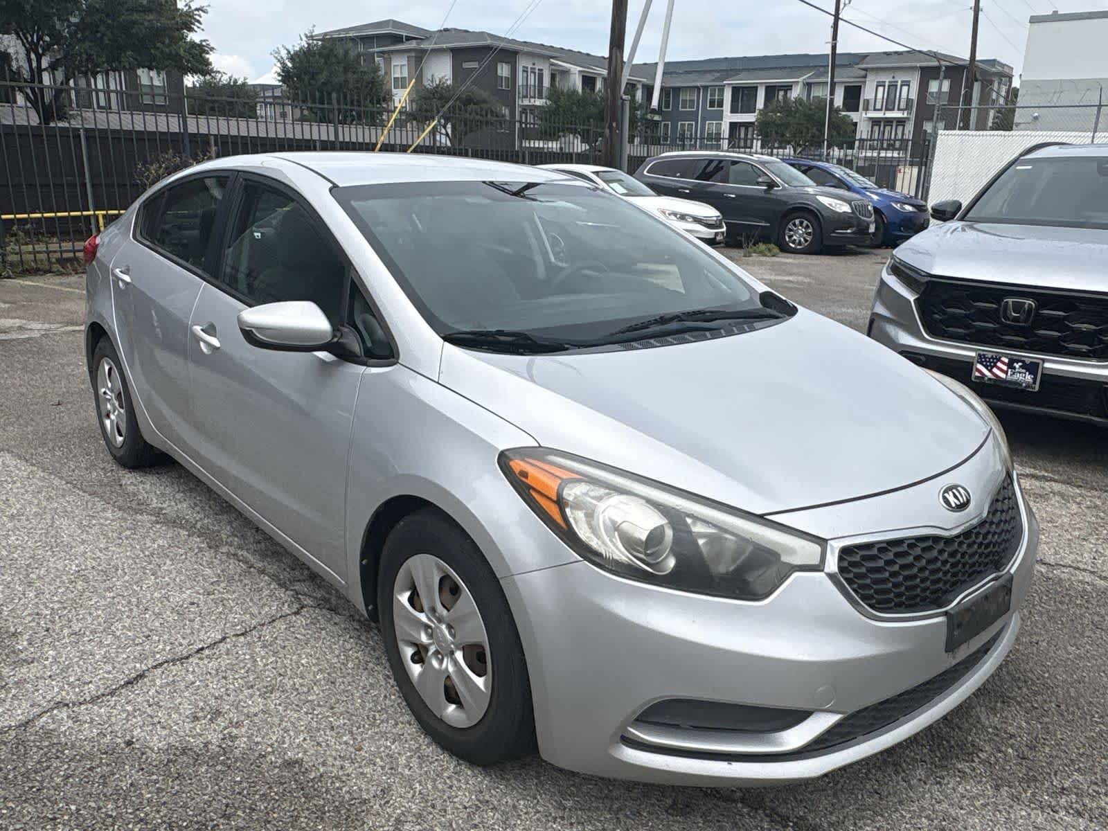 Thumbnail: 2016 Kia Forte - 8