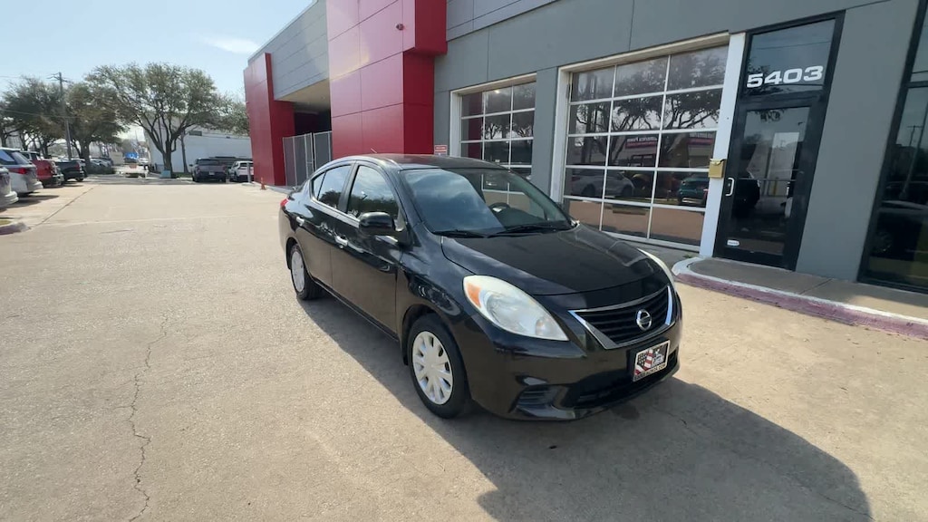 Used 2013 Nissan Versa 1.6 SV Sedan