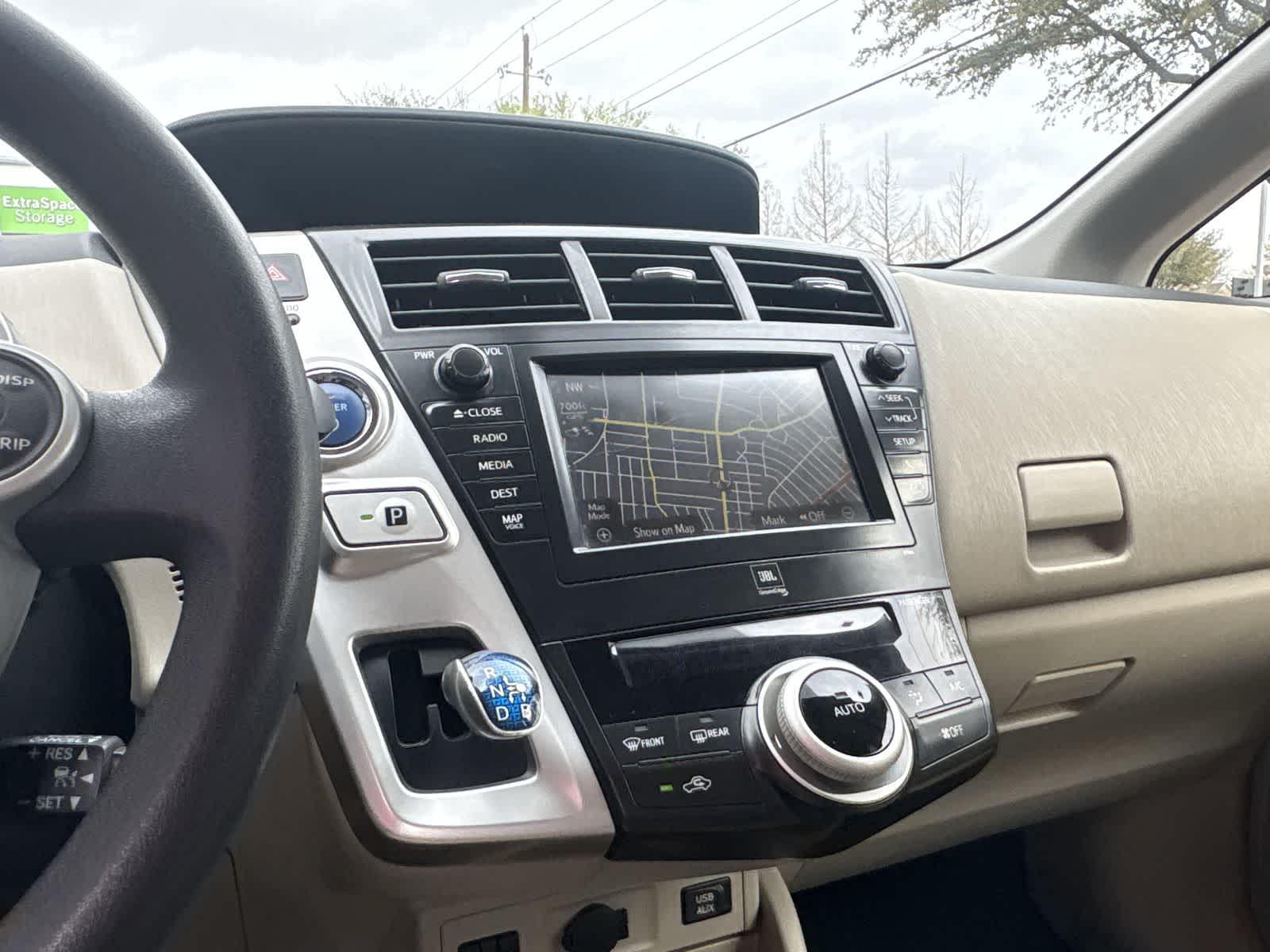 Thumbnail: 2012 Toyota Prius v - 28