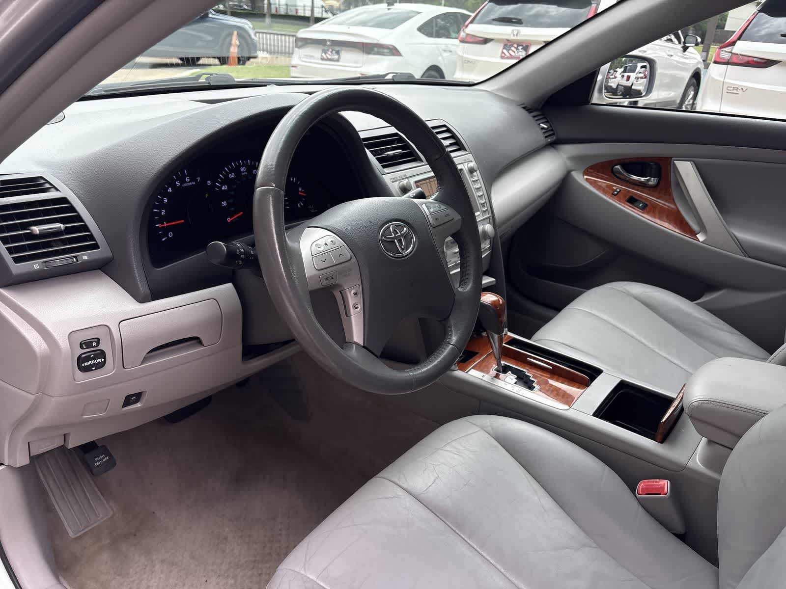 2011 Toyota Camry XLE 2