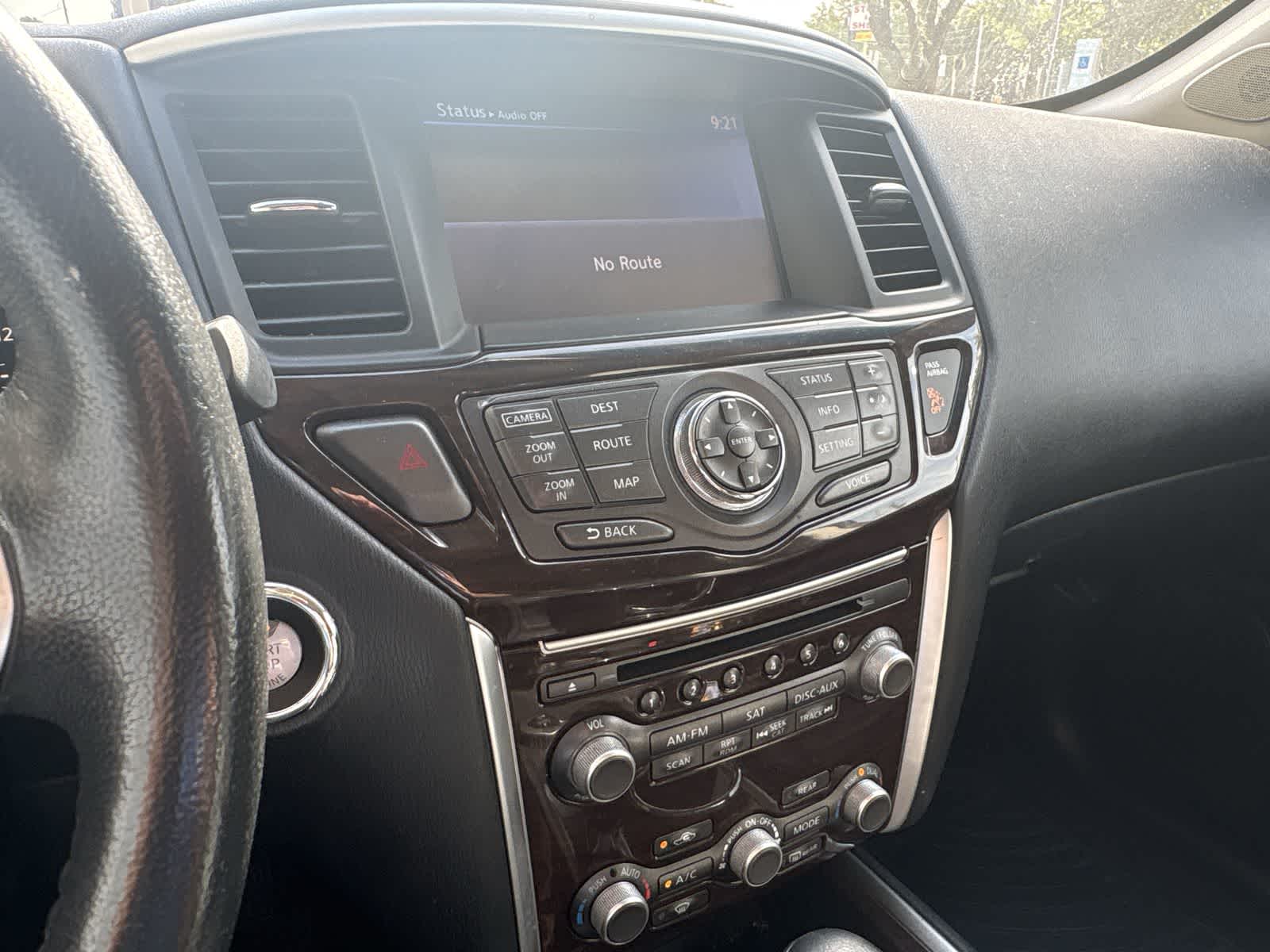 Thumbnail: 2016 Nissan Pathfinder - 14
