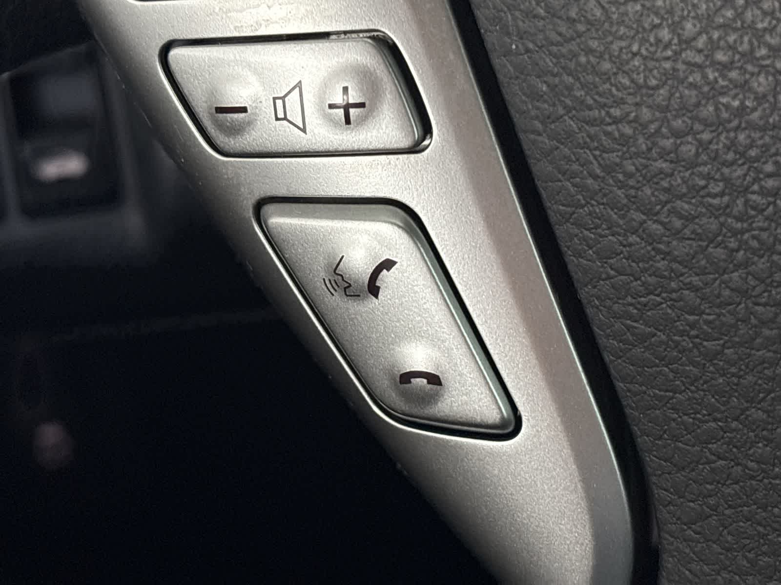 Thumbnail: 2016 Nissan Sentra - 25