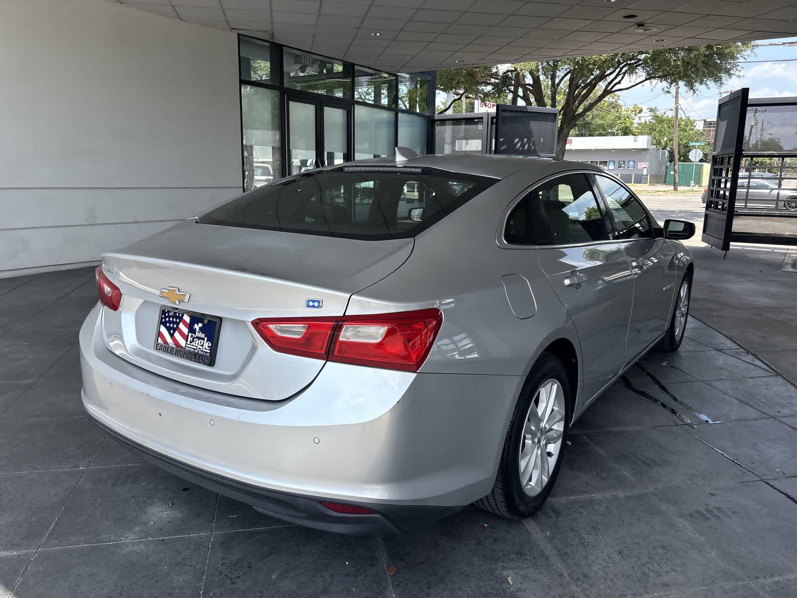Thumbnail: 2017 Chevrolet Malibu - 24
