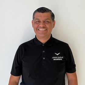 Staff member Luis Flores from ID_cd0d17