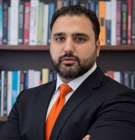Staff member Vartan Mikhitarov from ID_090f3d