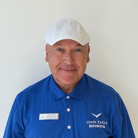 Staff member Luis Garcia from ID_249e4b