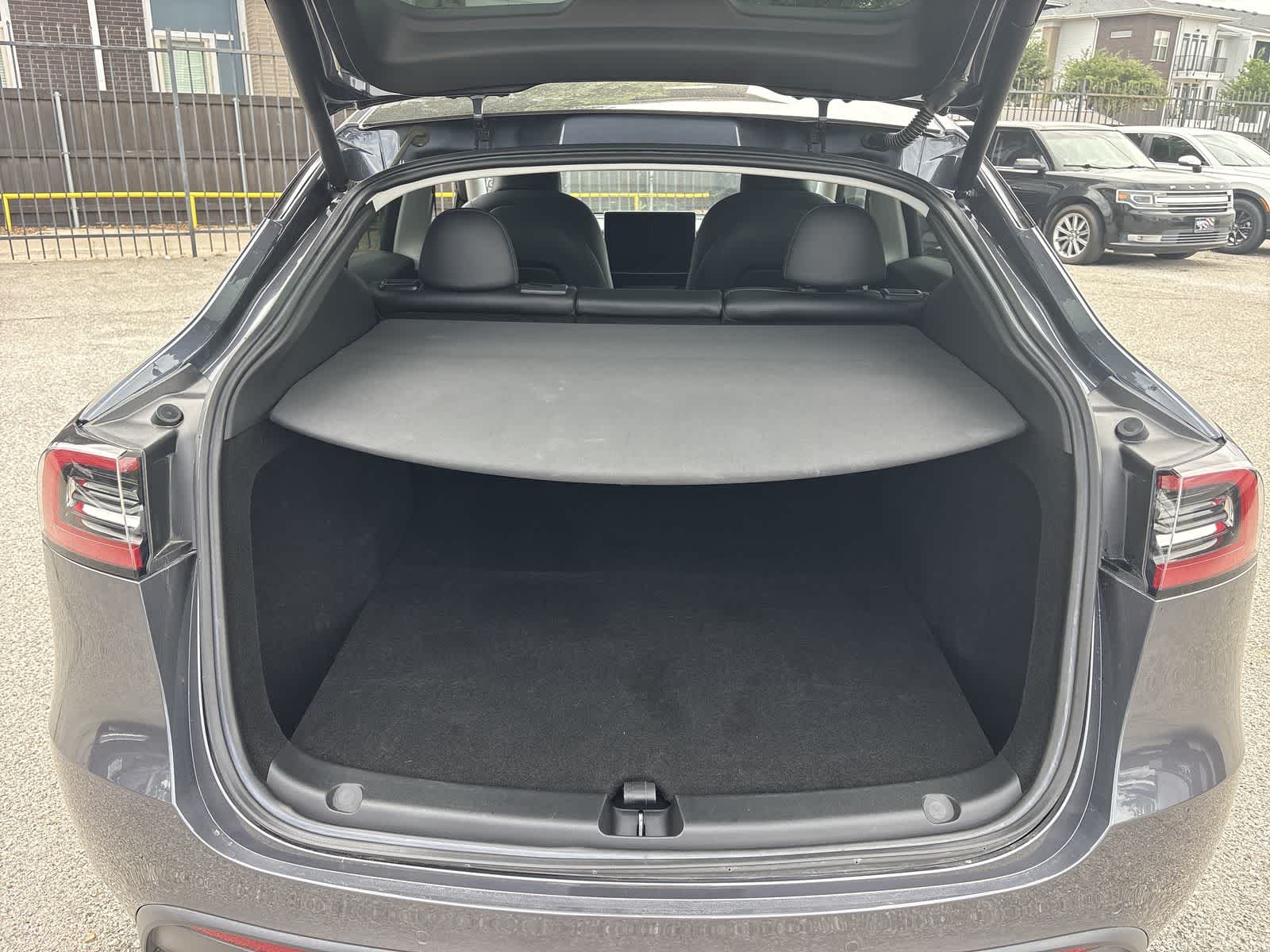 Thumbnail: 2022 Tesla Model Y - 28