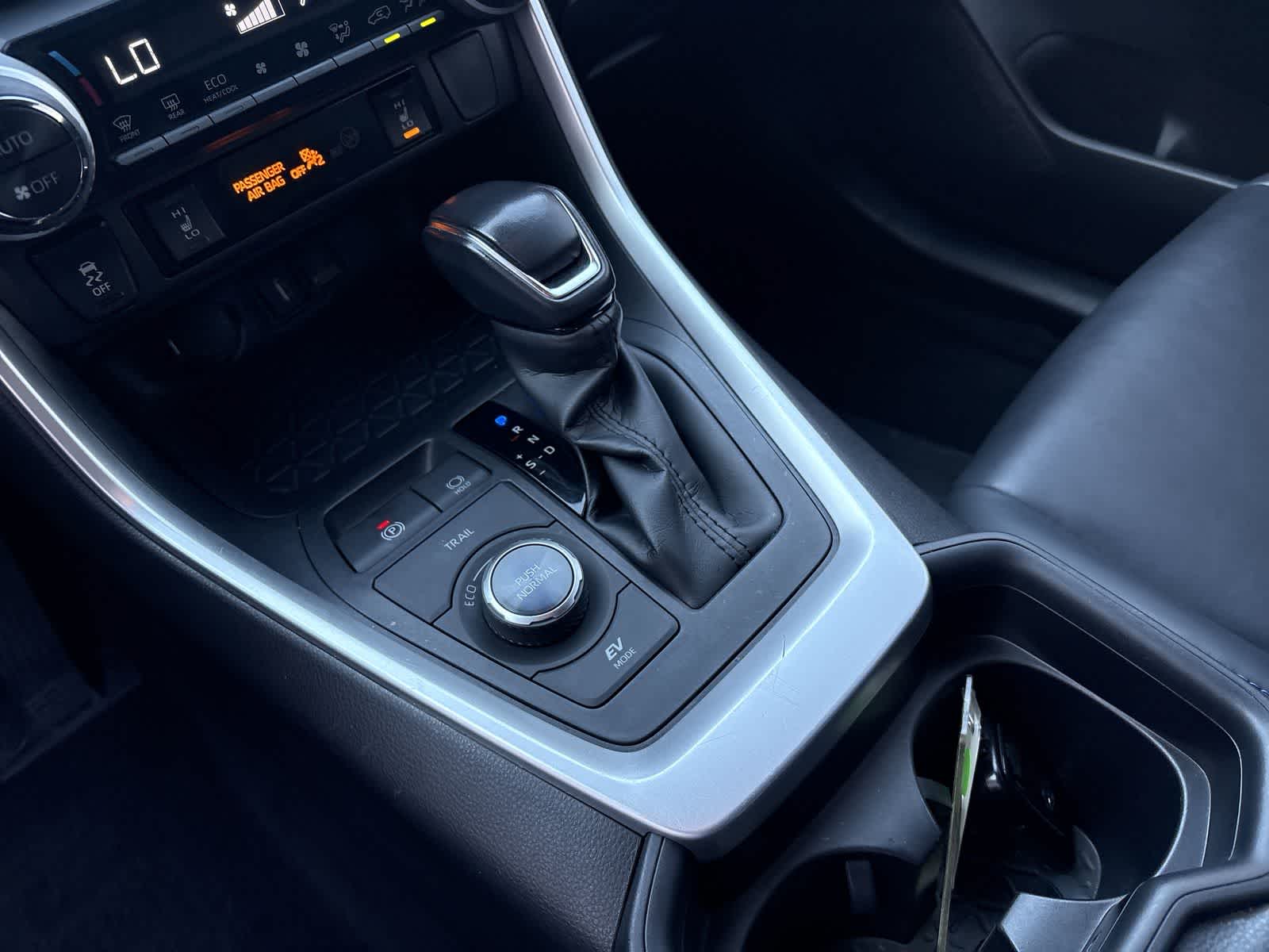 Thumbnail: 2020 Toyota RAV4 - 29