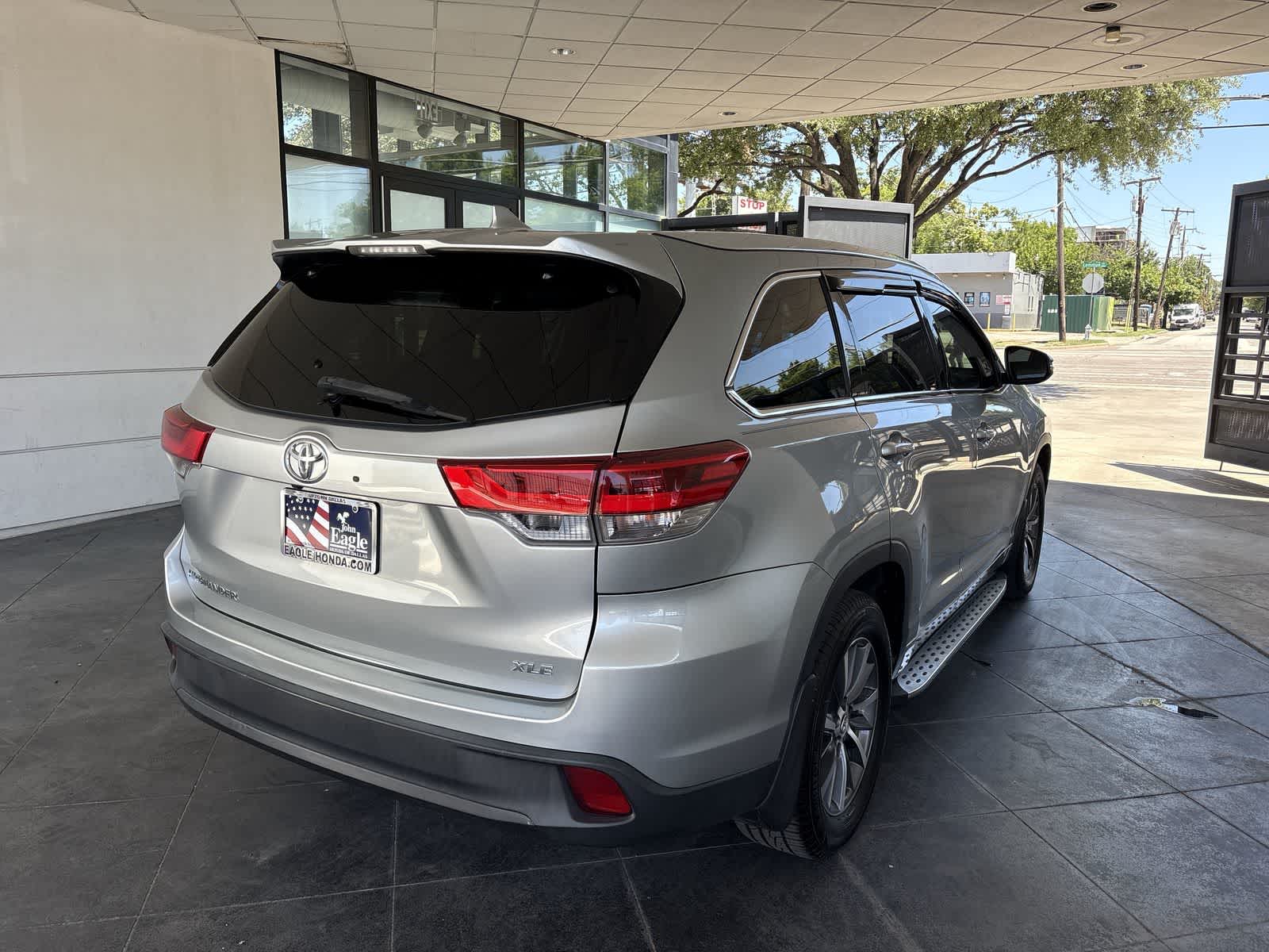 Thumbnail: 2017 Toyota Highlander - 33