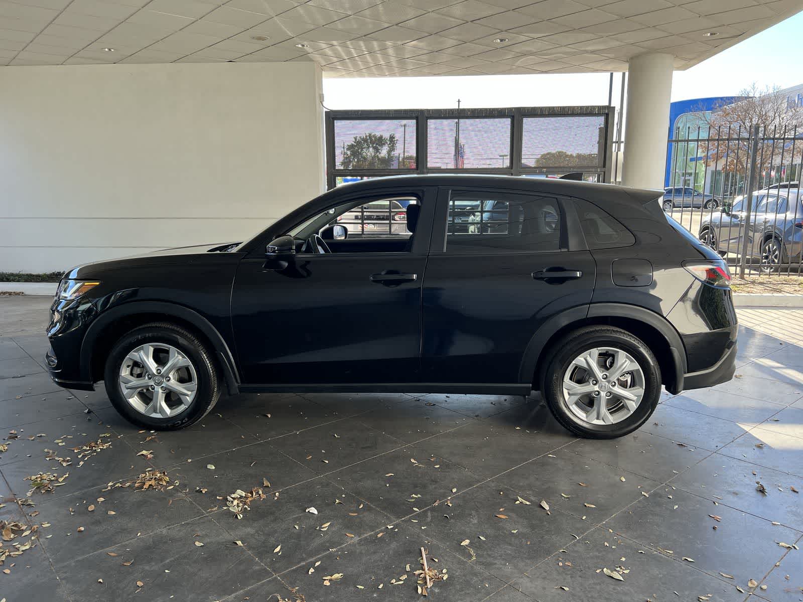 2023 Honda HR-V LX 2WD photo 3