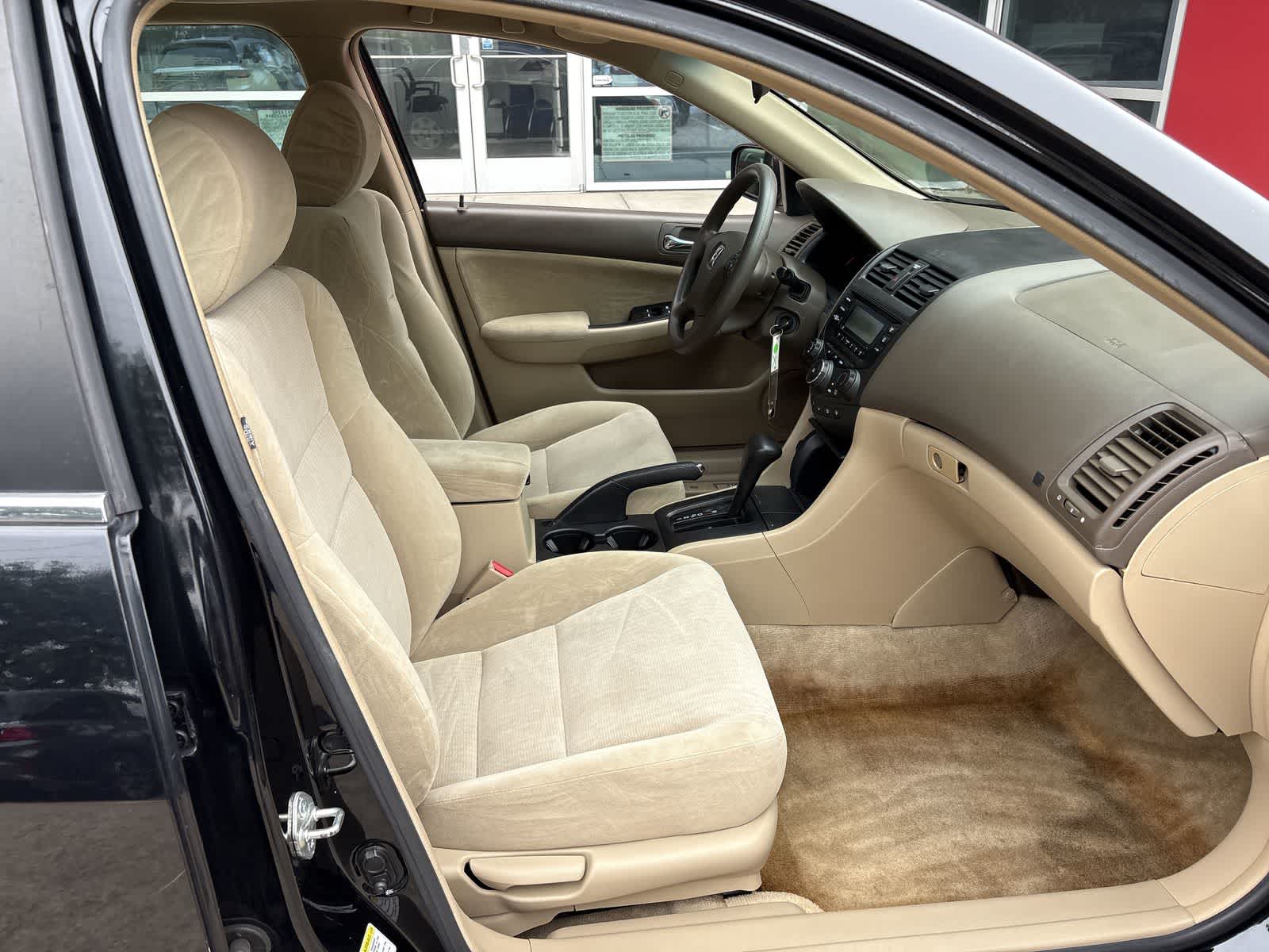 Thumbnail: 2005 Honda Accord - 13