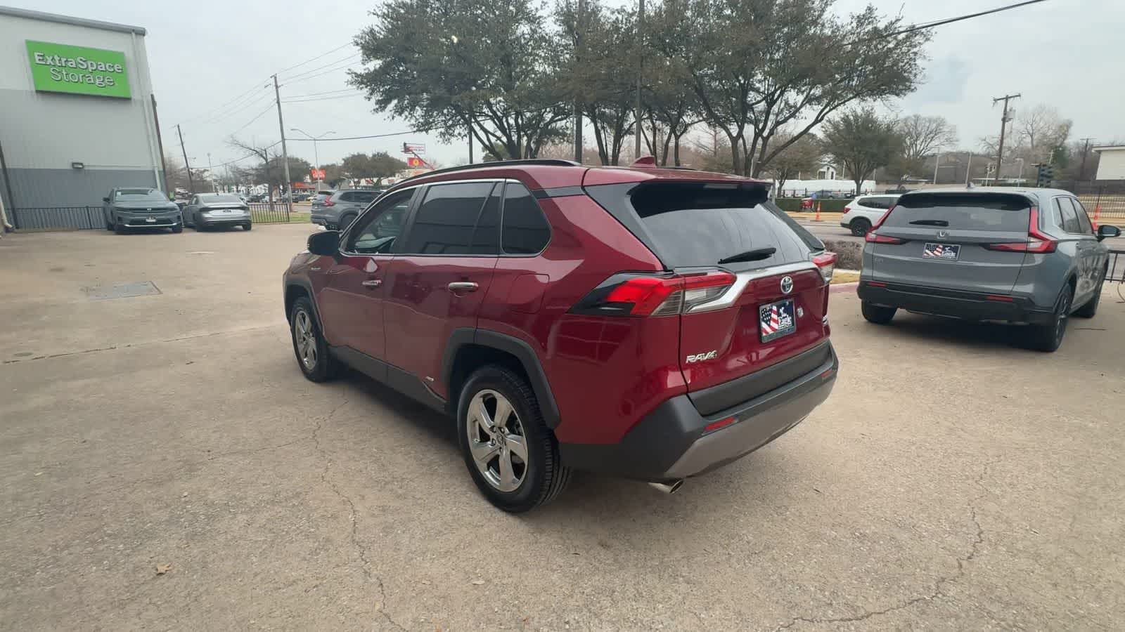 Thumbnail: 2019 Toyota RAV4 - 6