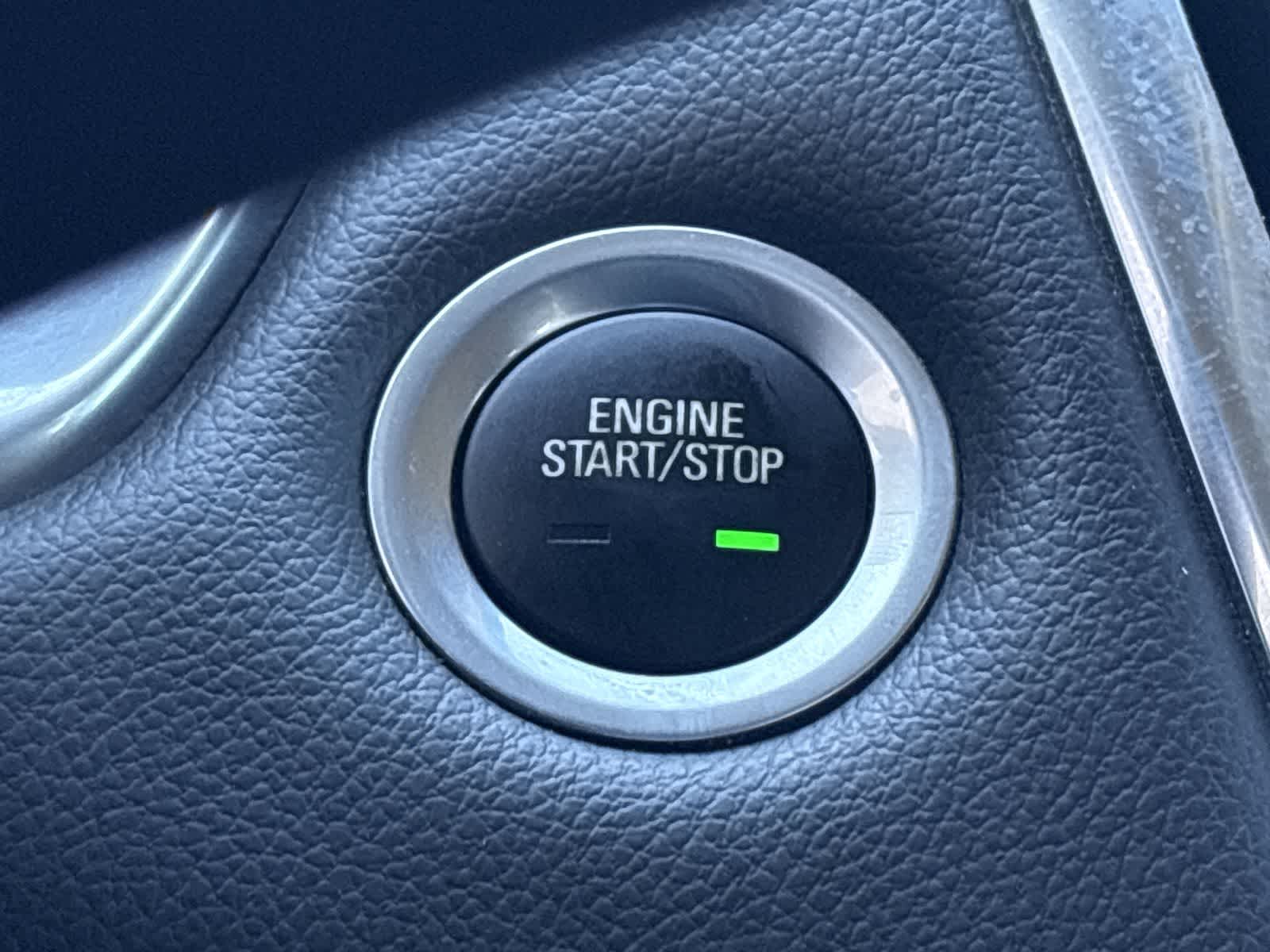 Thumbnail: 2021 Chevrolet Traverse - 25