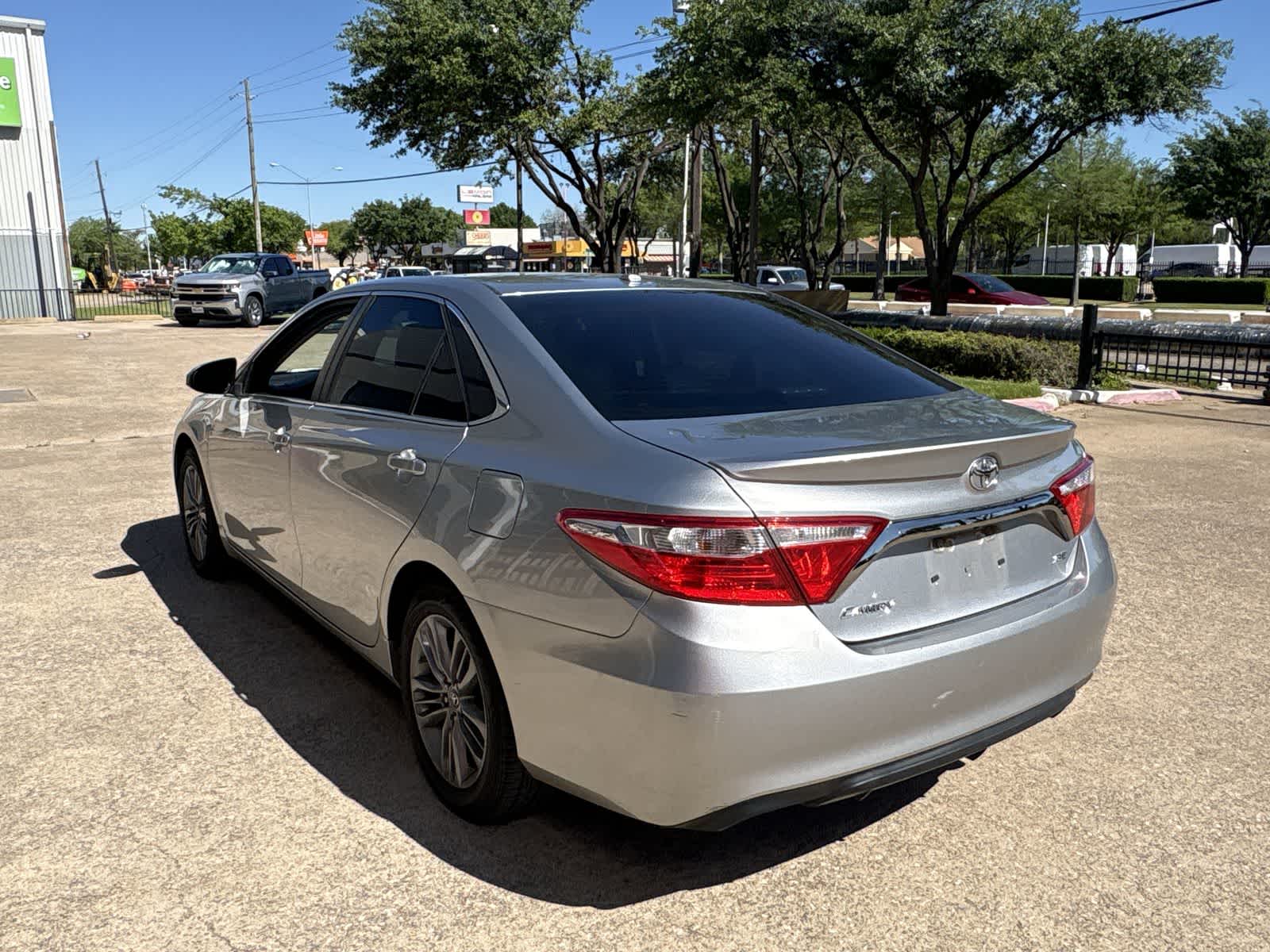Thumbnail: 2015 Toyota Camry - 12