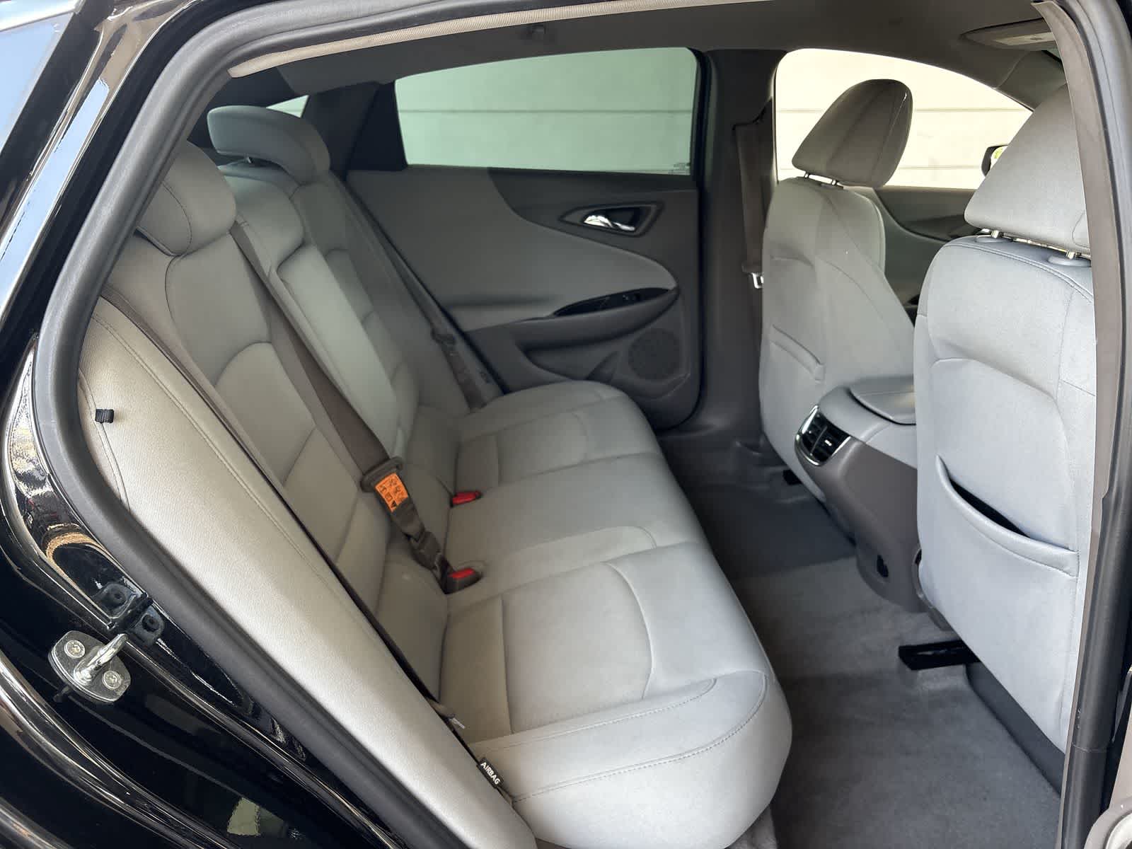 Thumbnail: 2016 Chevrolet Malibu - 12