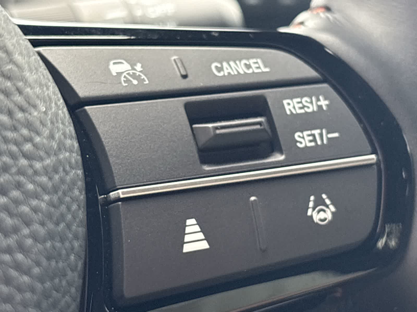 2025 Honda HR-V Sport 32