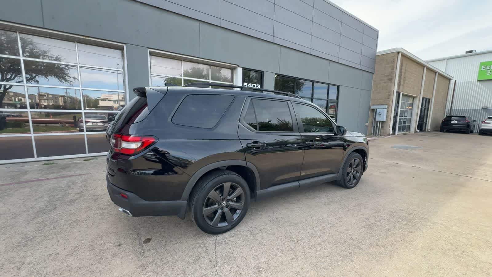 Thumbnail: 2023 Honda Pilot - 8