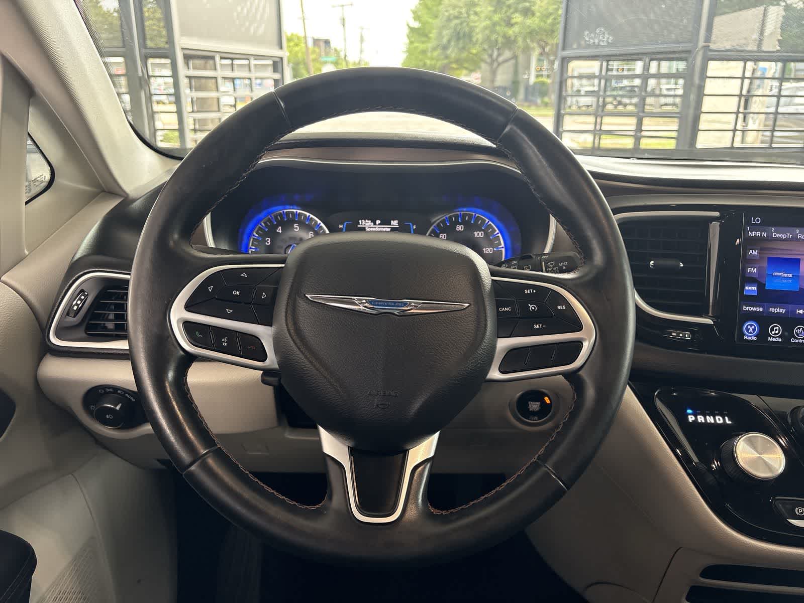 Thumbnail: 2017 Chrysler Pacifica - 14