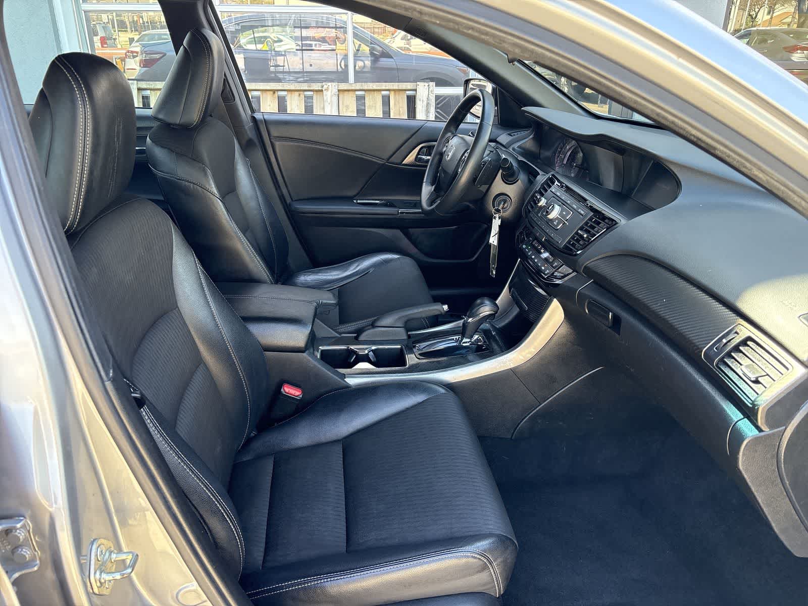 Thumbnail: 2016 Honda Accord - 25