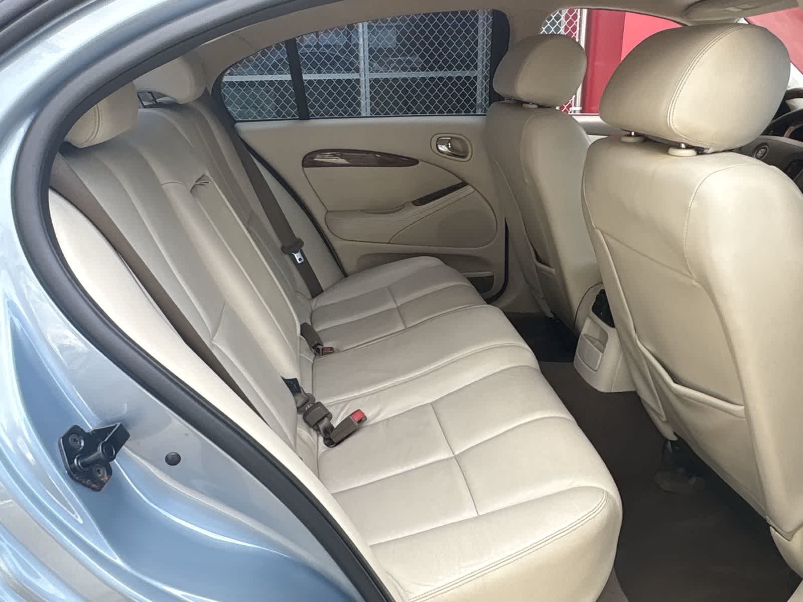 Thumbnail: 2005 Jaguar S-Type - 24