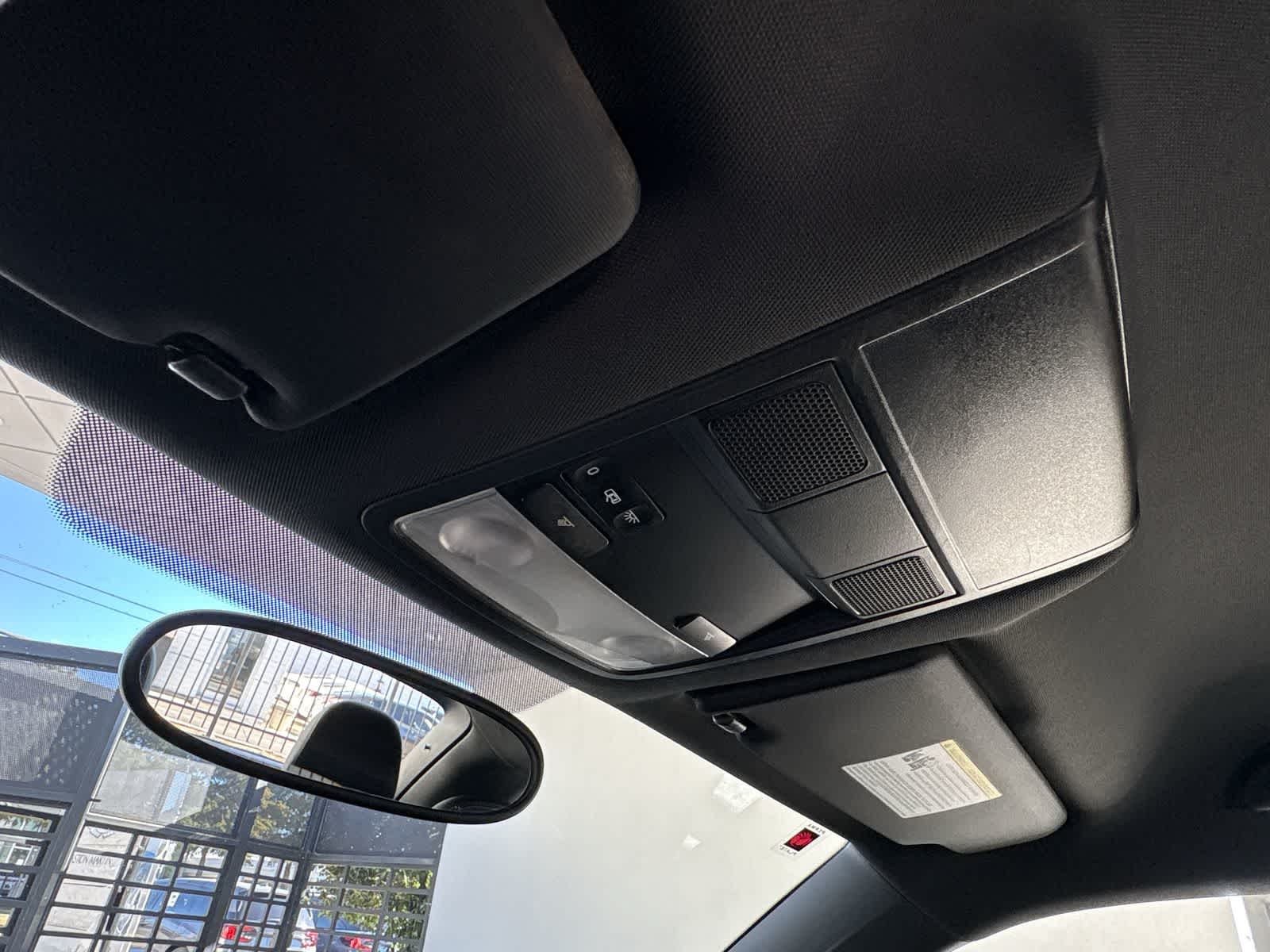 Thumbnail: 2015 Volkswagen Beetle - 26