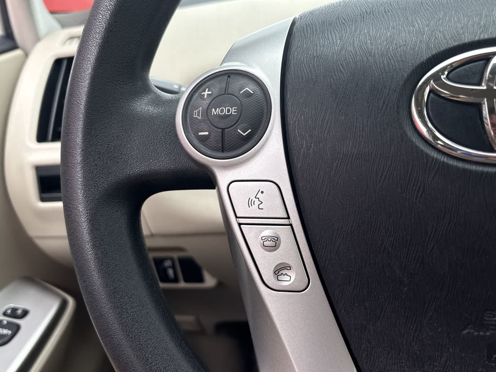 Thumbnail: 2012 Toyota Prius v - 33